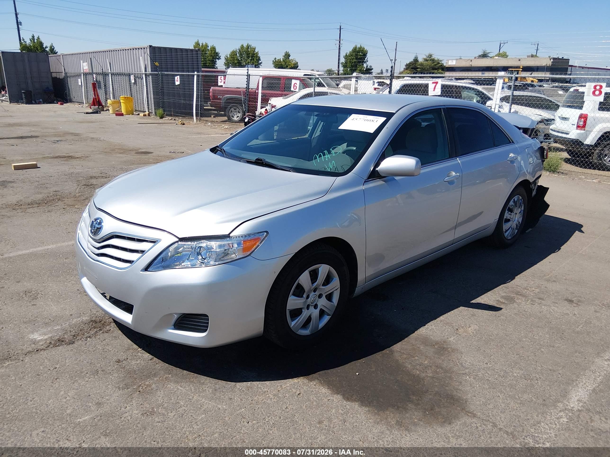 2010 Toyota Camry Le Silver vin: 4T1BF3EK2AU022574