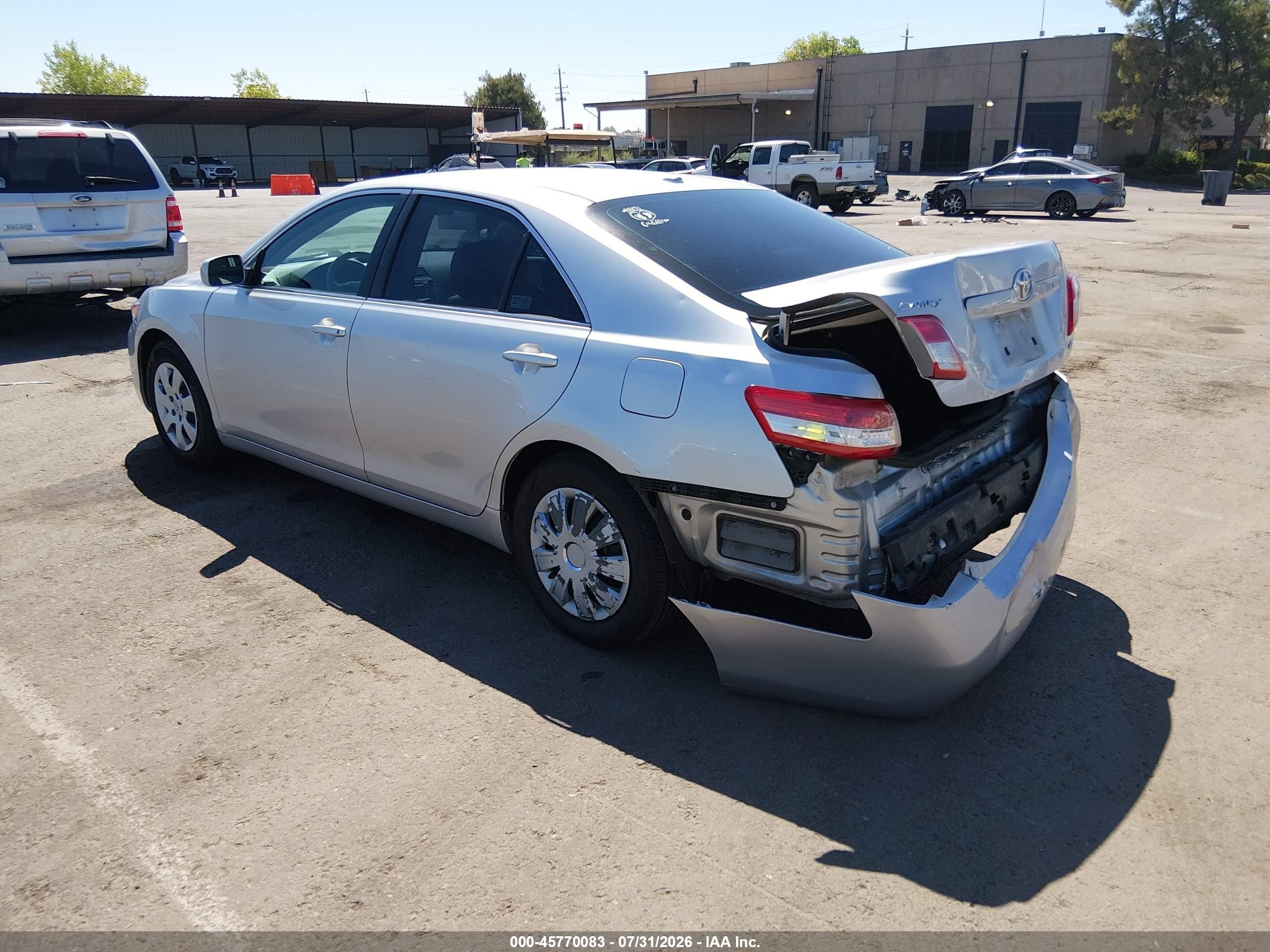 2010 Toyota Camry Le Silver vin: 4T1BF3EK2AU022574