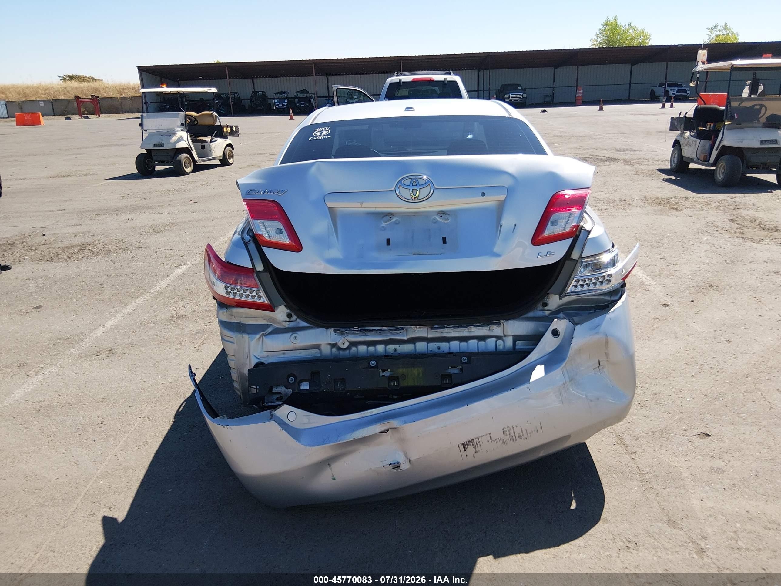 2010 Toyota Camry Le Silver vin: 4T1BF3EK2AU022574