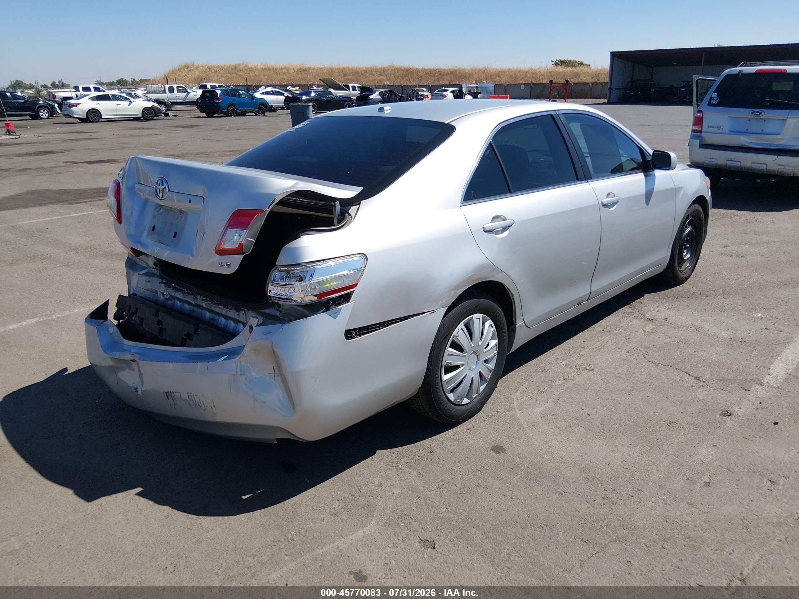 2010 Toyota Camry Le Silver vin: 4T1BF3EK2AU022574
