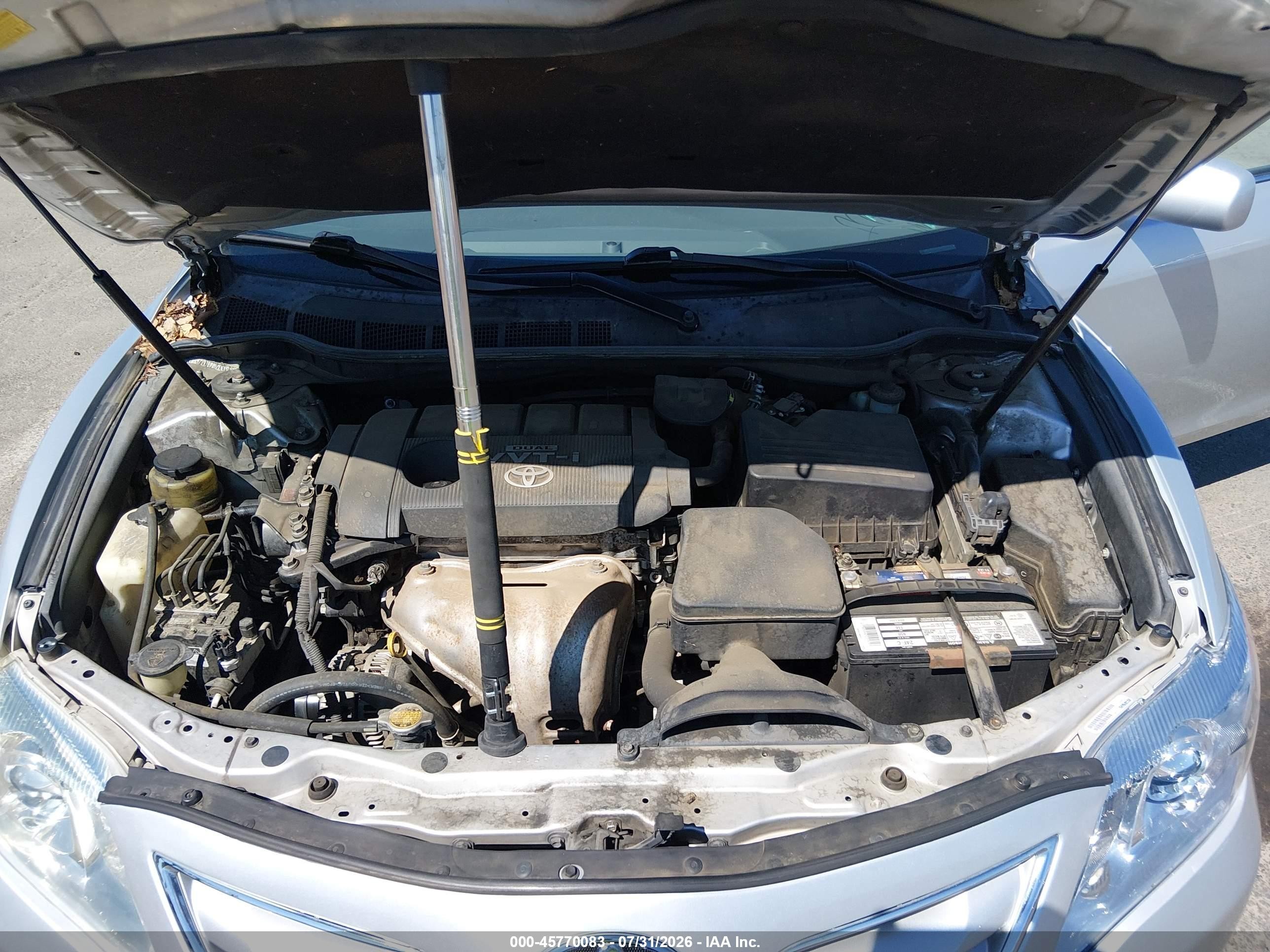 2010 Toyota Camry Le Silver vin: 4T1BF3EK2AU022574