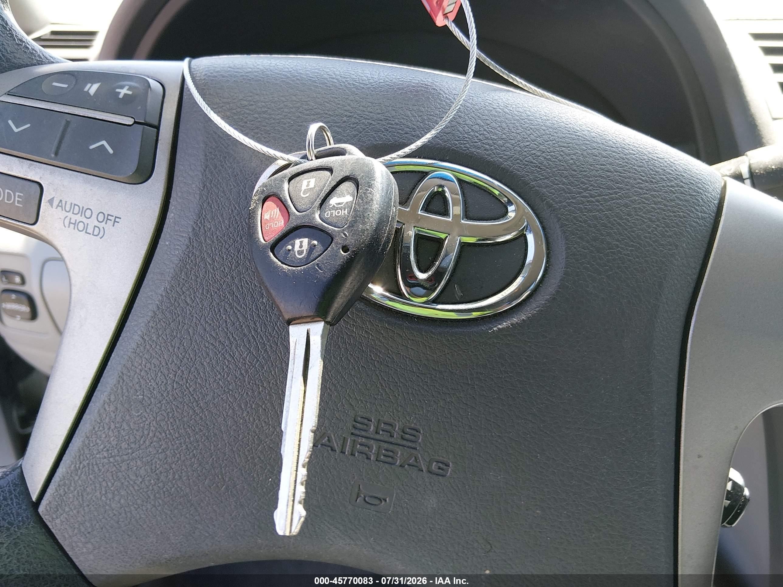 2010 Toyota Camry Le Silver vin: 4T1BF3EK2AU022574