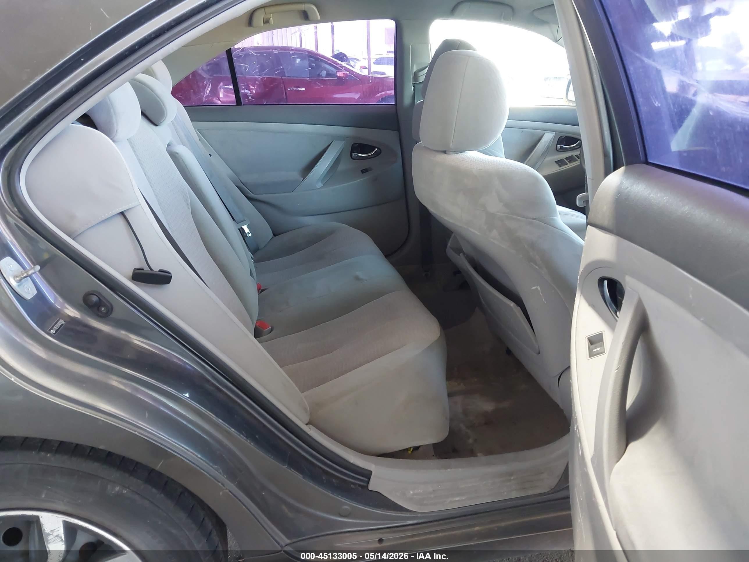 2010 Toyota Camry Le Серый vin: 4T1BF3EK2AU029069