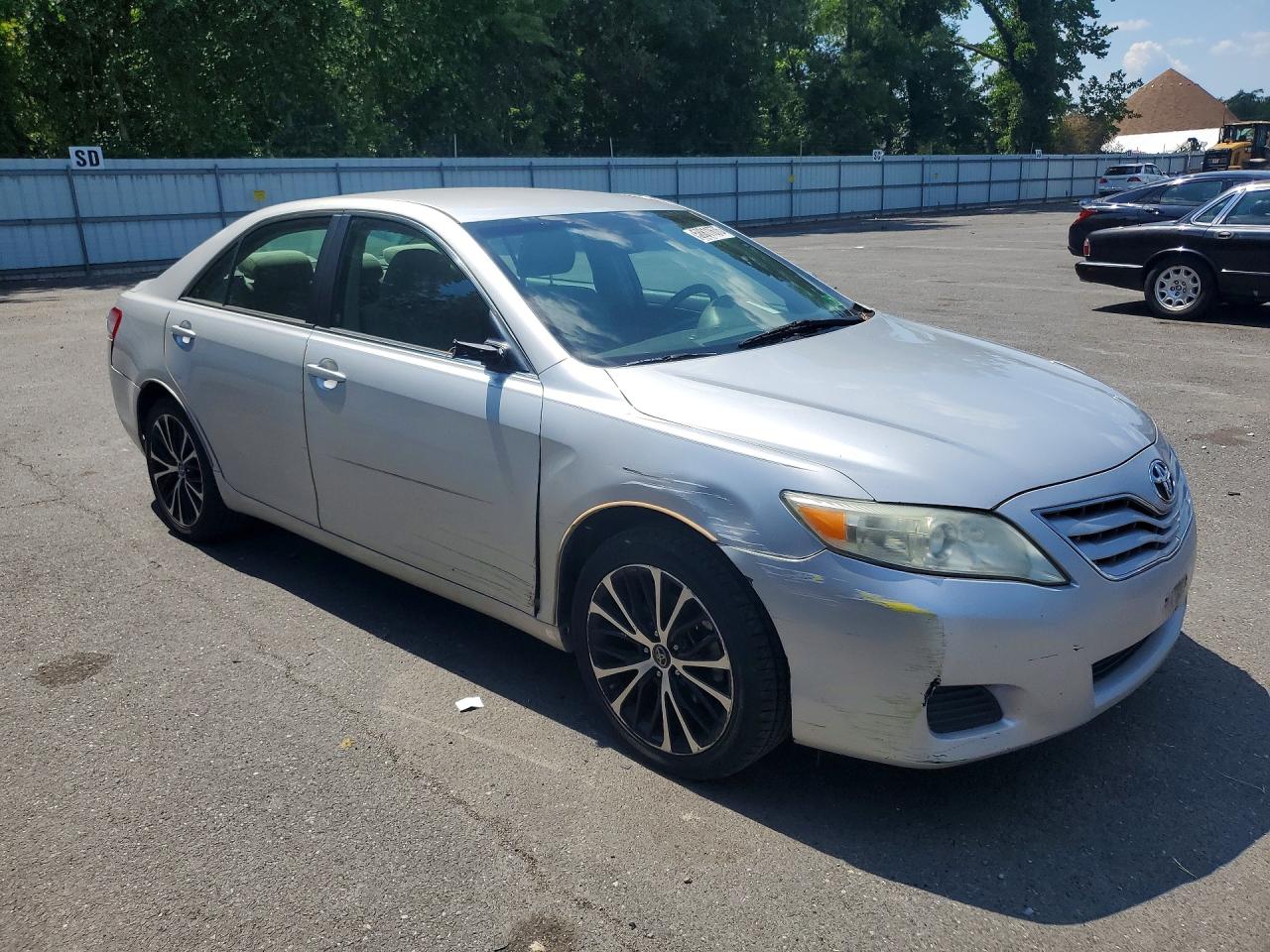 2010 Toyota Camry Silver vin: 4T1BF3EK2AU031226