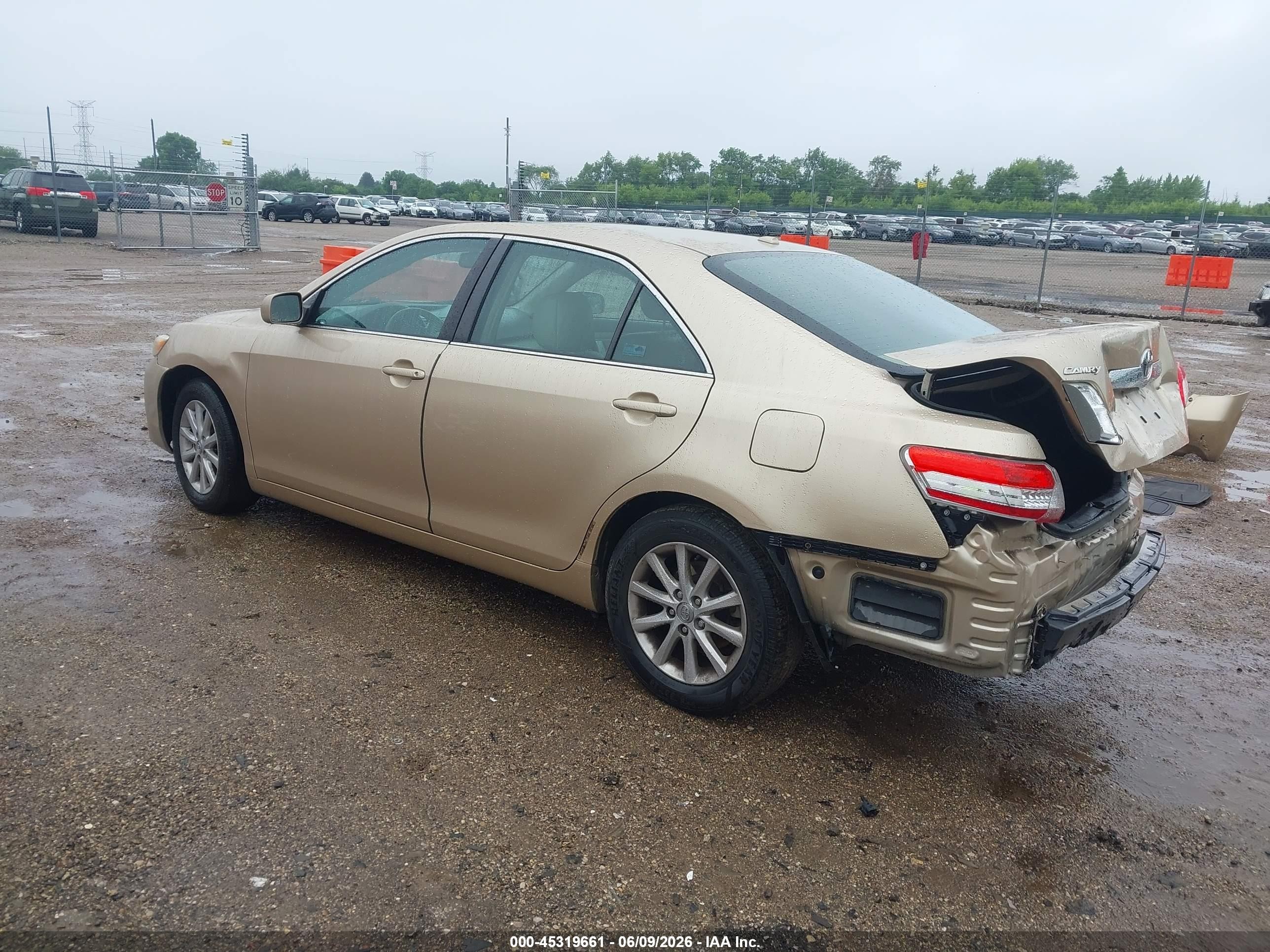 2010 Toyota Camry Xle Tan vin: 4T1BF3EK2AU032375
