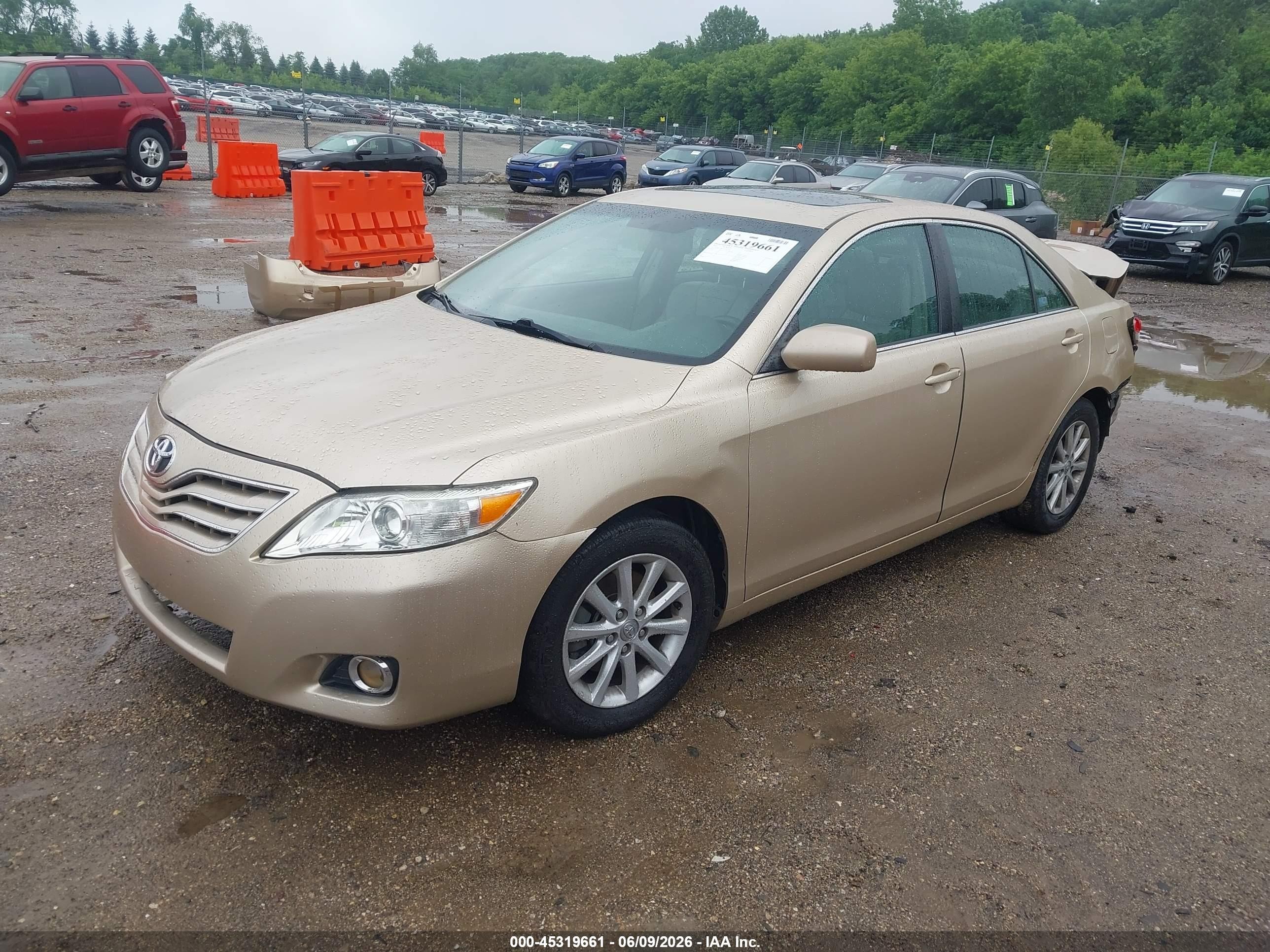 2010 Toyota Camry Xle Tan vin: 4T1BF3EK2AU032375