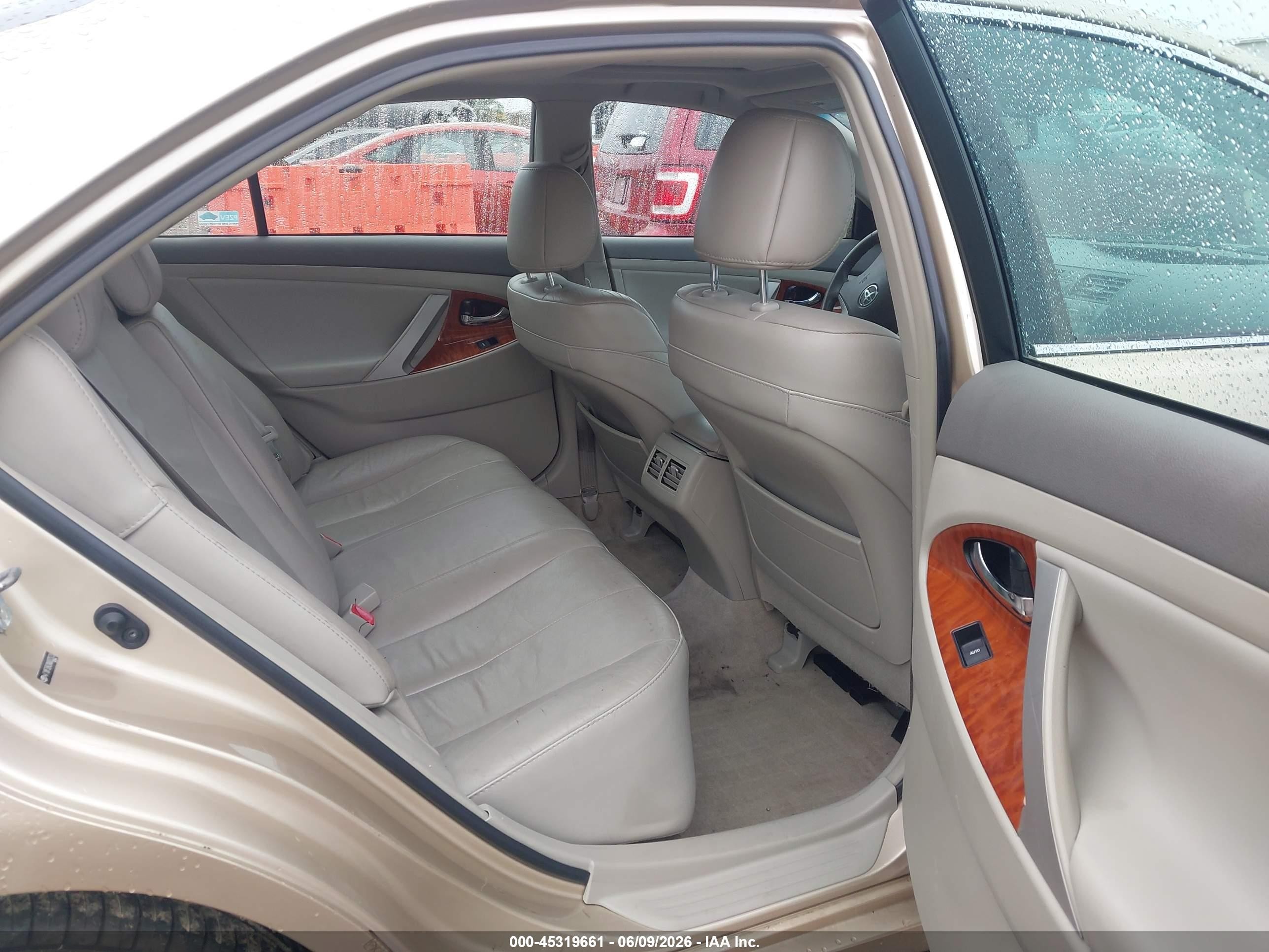 2010 Toyota Camry Xle Tan vin: 4T1BF3EK2AU032375