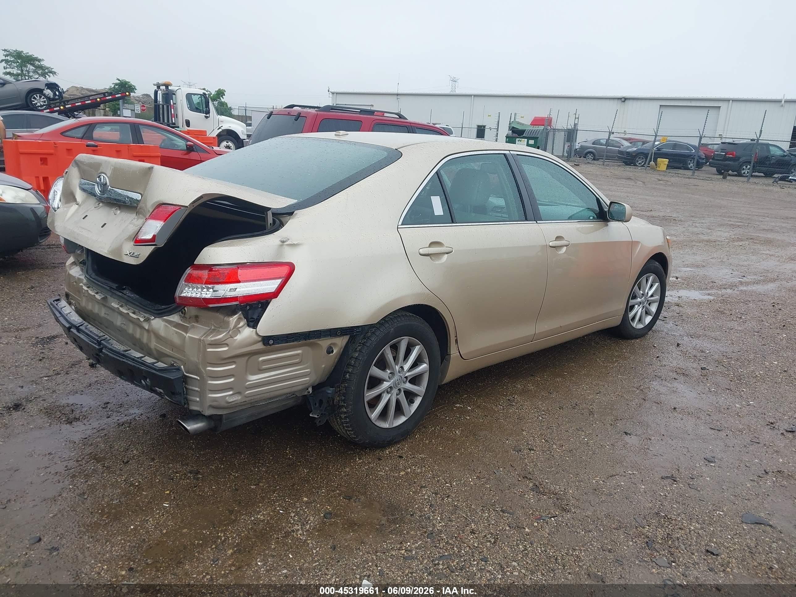 2010 Toyota Camry Xle Tan vin: 4T1BF3EK2AU032375