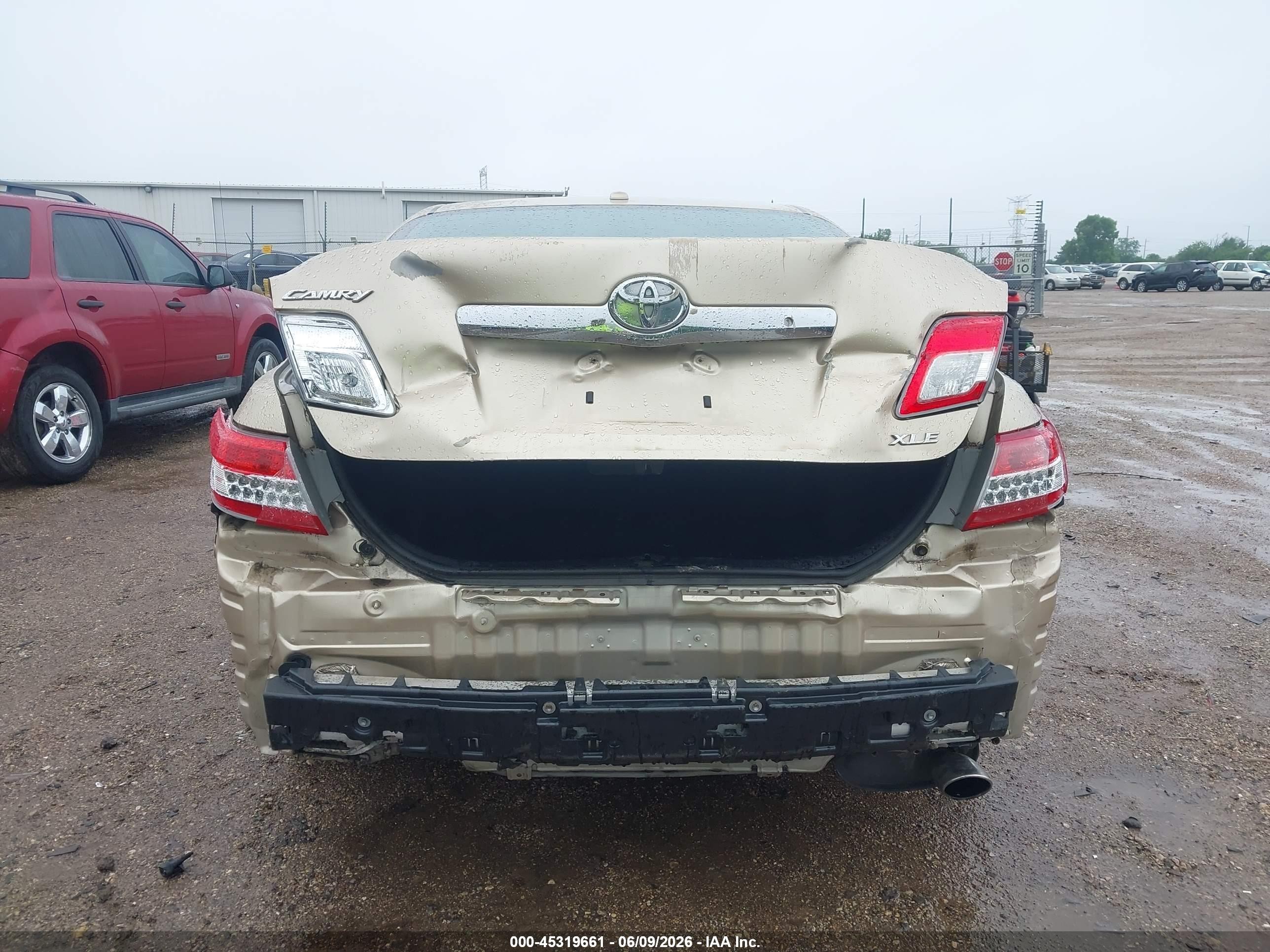 2010 Toyota Camry Xle Tan vin: 4T1BF3EK2AU032375