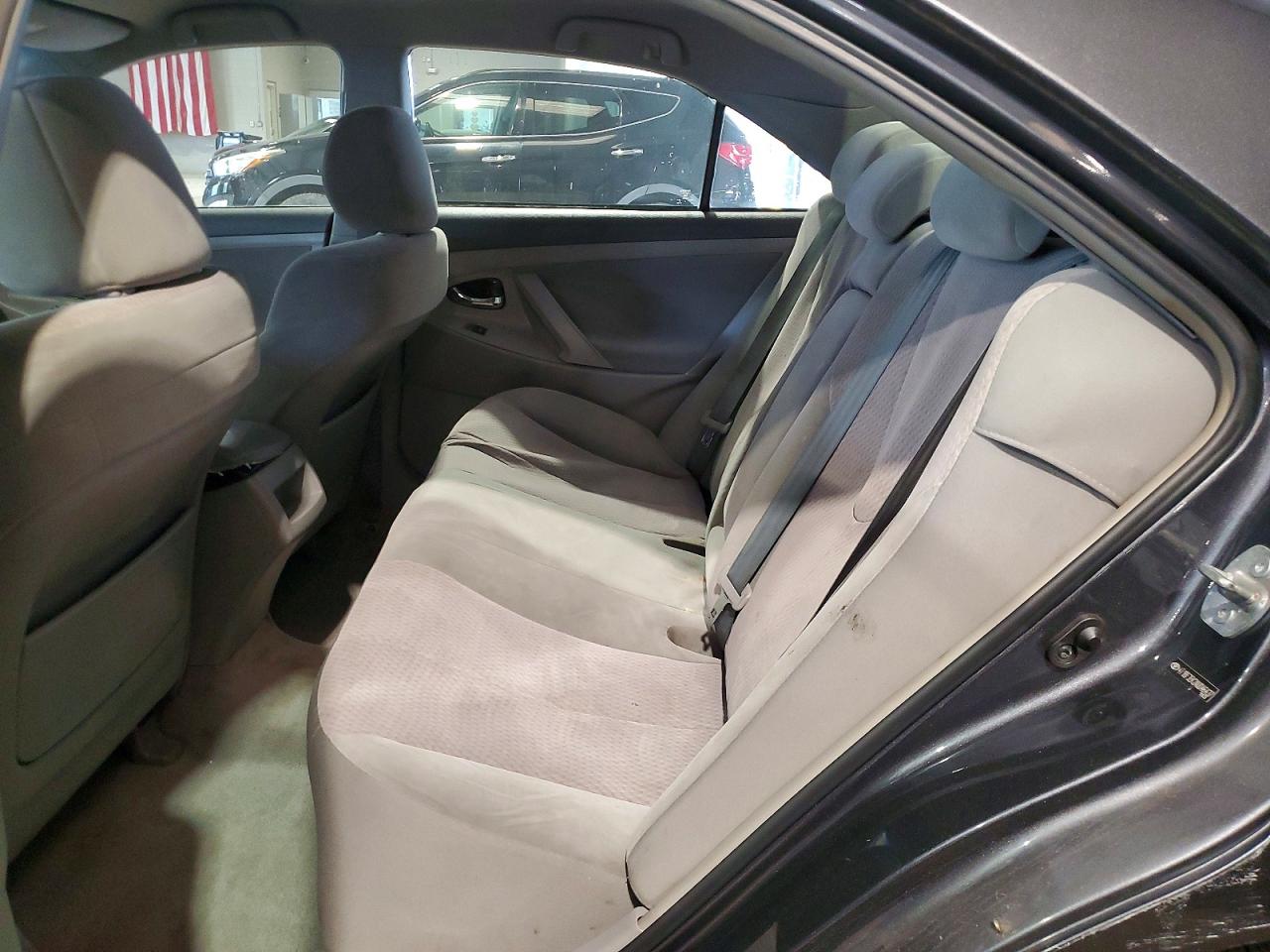 2010 Toyota Camry Le Gray vin: 4T1BF3EK2AU046437