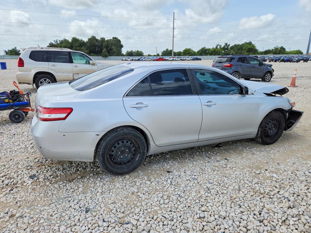 2010 Toyota Camry Le Silver vin: 4T1BF3EK2AU047023
