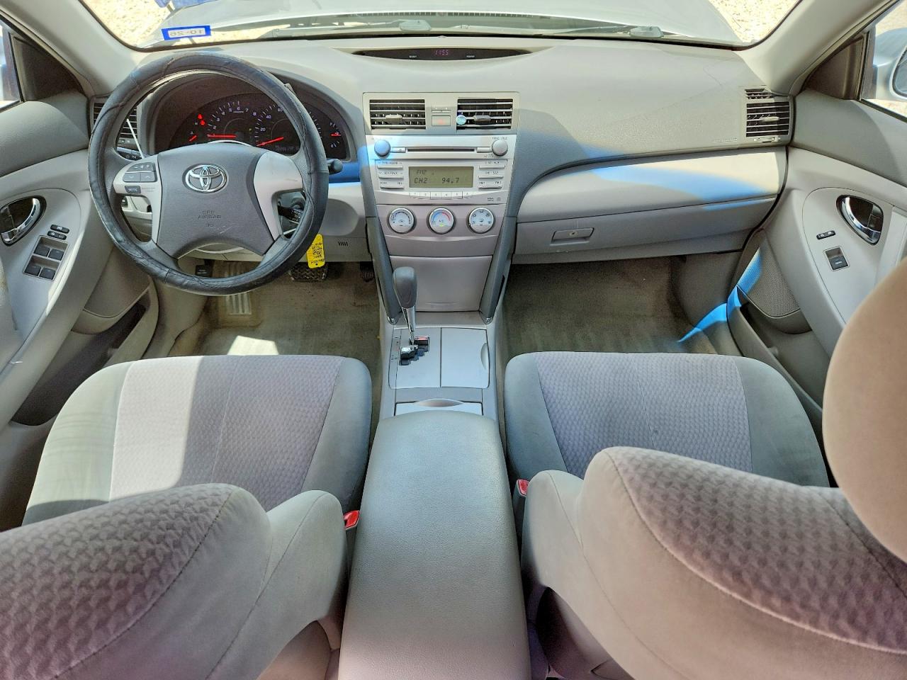 2010 Toyota Camry Le Silver vin: 4T1BF3EK2AU047023