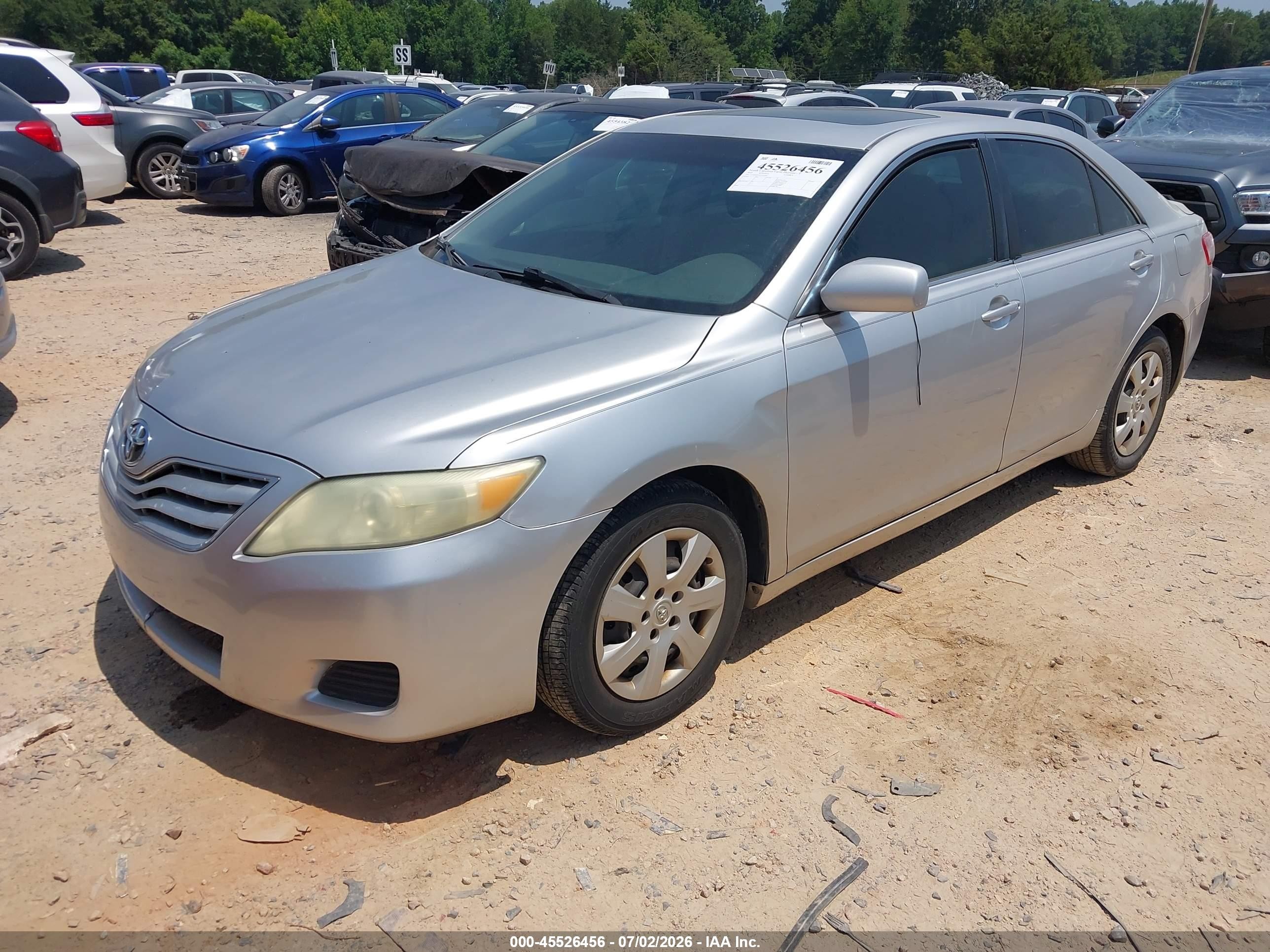 2010 Toyota Camry Le Silver vin: 4T1BF3EK2AU051606