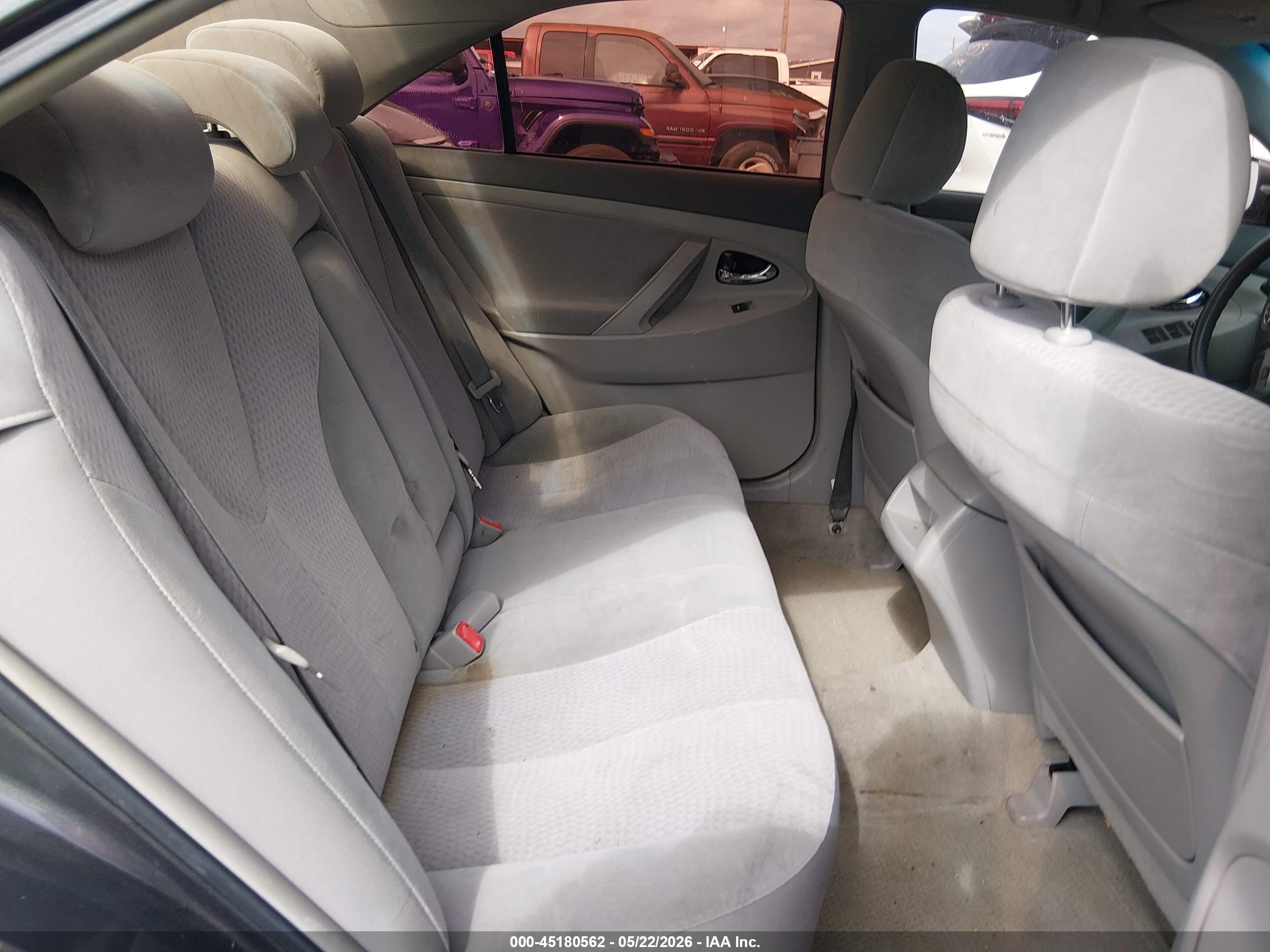 2010 Toyota Camry Le Серый vin: 4T1BF3EK2AU053646