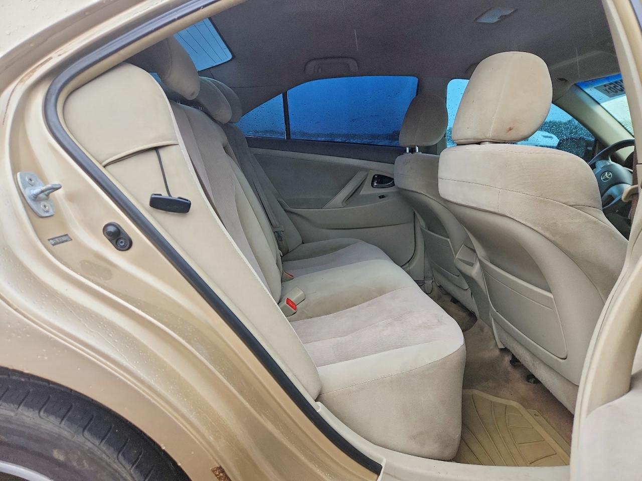 2010 Toyota Camry Le Золотой vin: 4T1BF3EK2AU064971