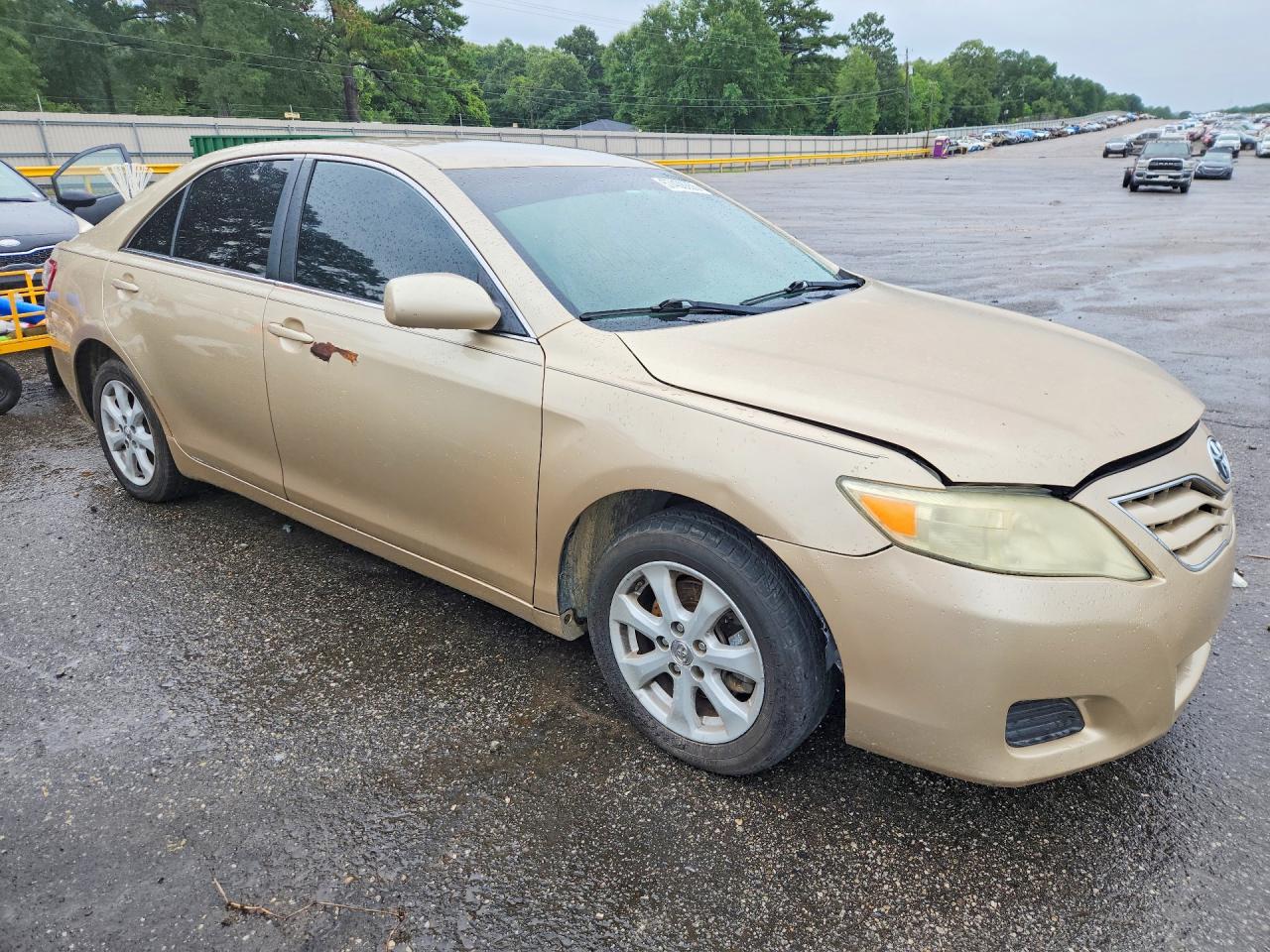 2010 Toyota Camry Le Золотой vin: 4T1BF3EK2AU064971