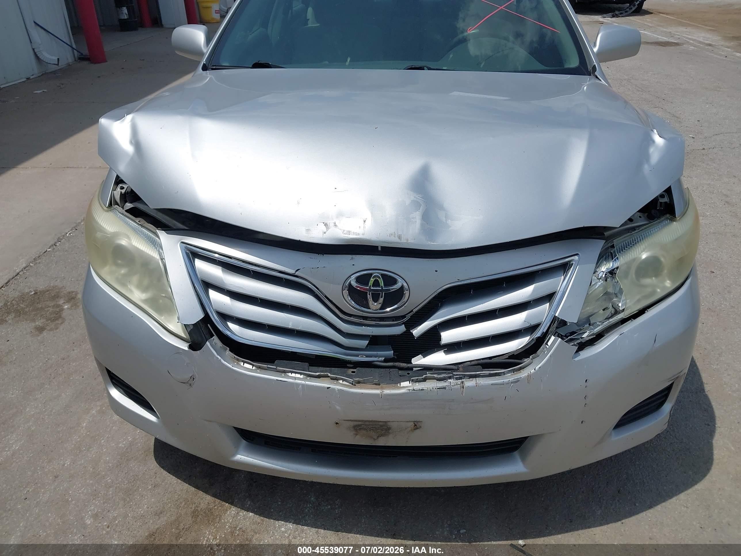 2010 Toyota Camry Le Silver vin: 4T1BF3EK2AU065229