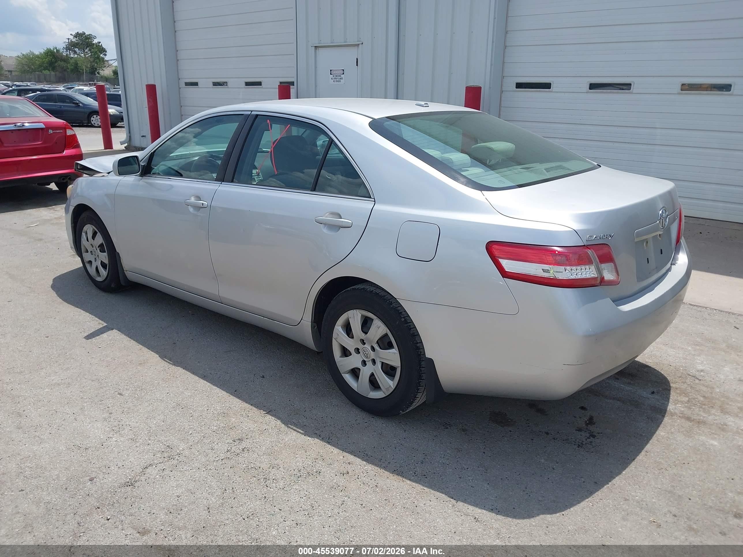 2010 Toyota Camry Le Silver vin: 4T1BF3EK2AU065229