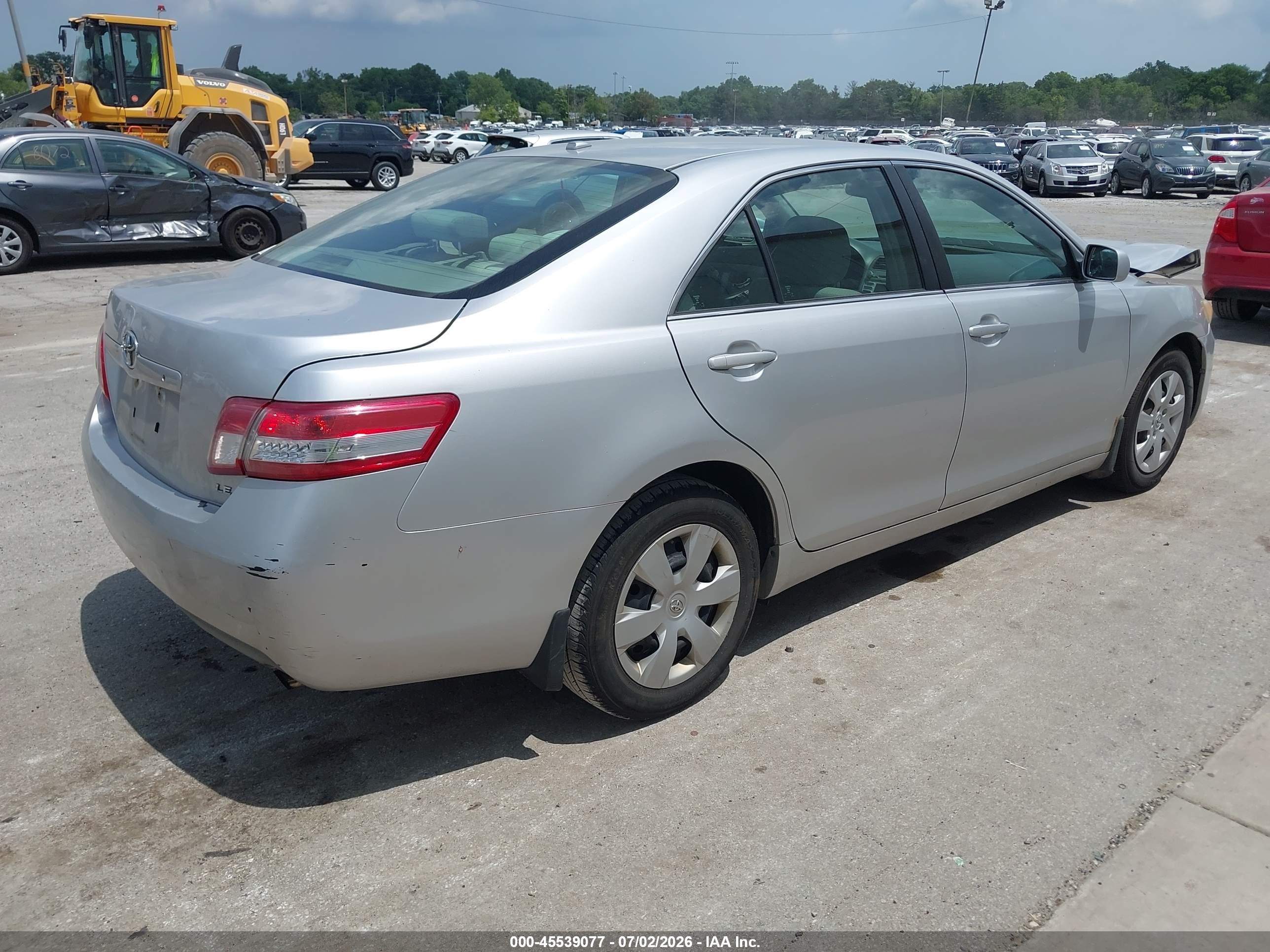 2010 Toyota Camry Le Silver vin: 4T1BF3EK2AU065229