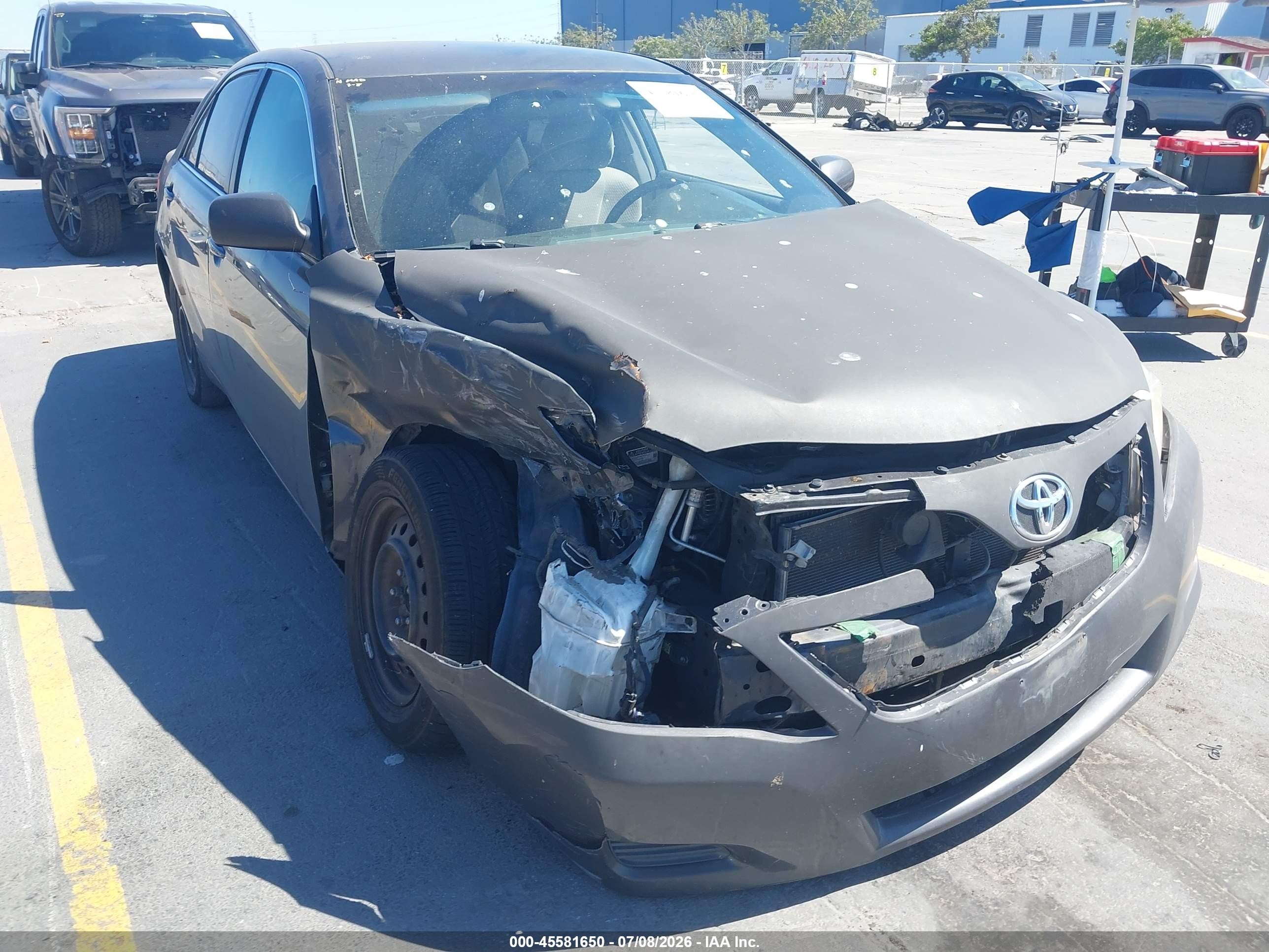 2010 Toyota Camry Le Gray vin: 4T1BF3EK2AU072262