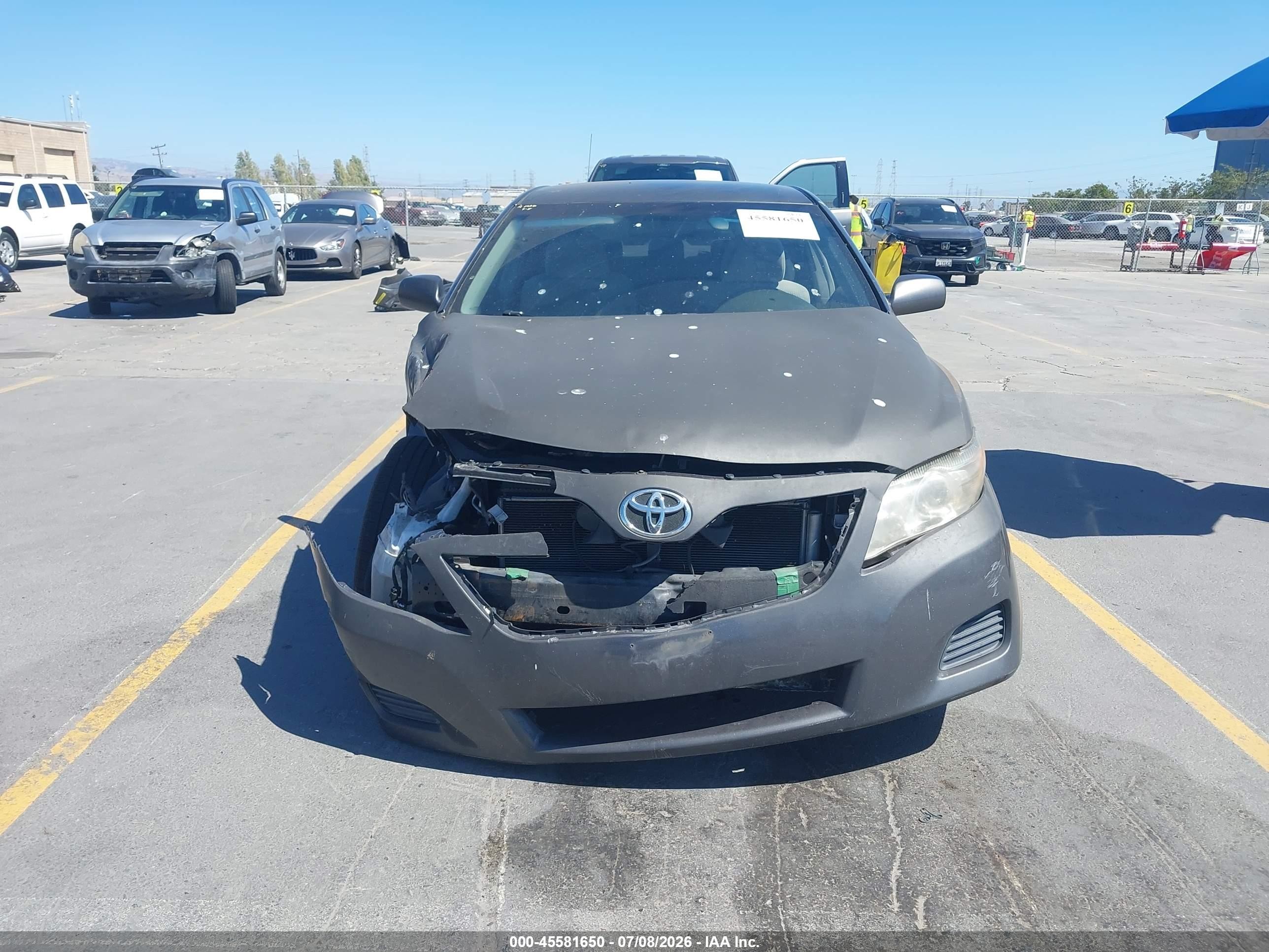 2010 Toyota Camry Le Gray vin: 4T1BF3EK2AU072262
