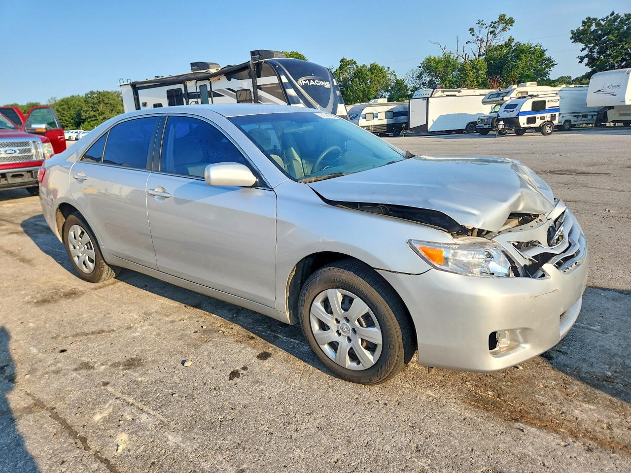 2010 Toyota Camry Le Серебряный vin: 4T1BF3EK2AU078756