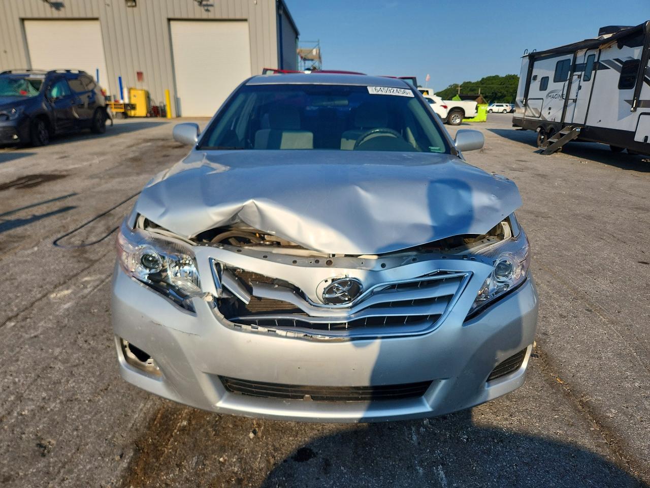 2010 Toyota Camry Le Серебряный vin: 4T1BF3EK2AU078756