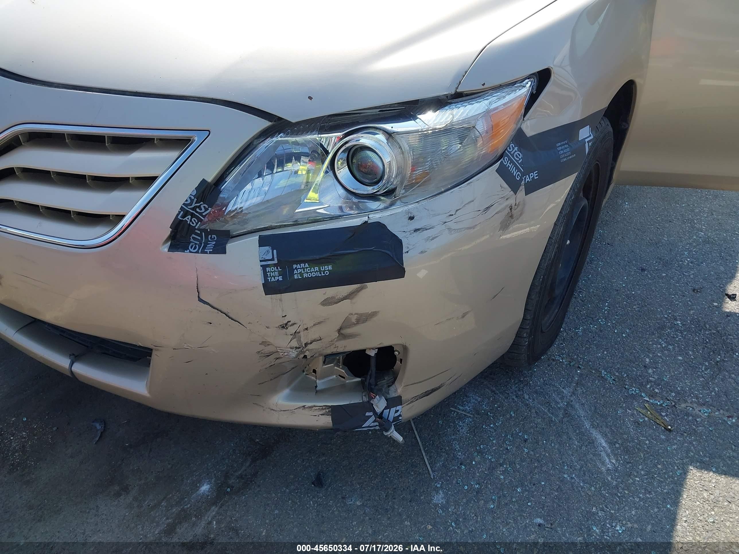 2010 Toyota Camry Le Gold vin: 4T1BF3EK2AU084962