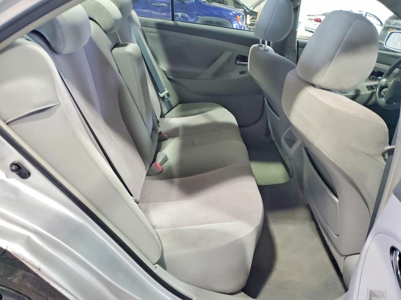 2010 Toyota Camry Le Silver vin: 4T1BF3EK2AU091667
