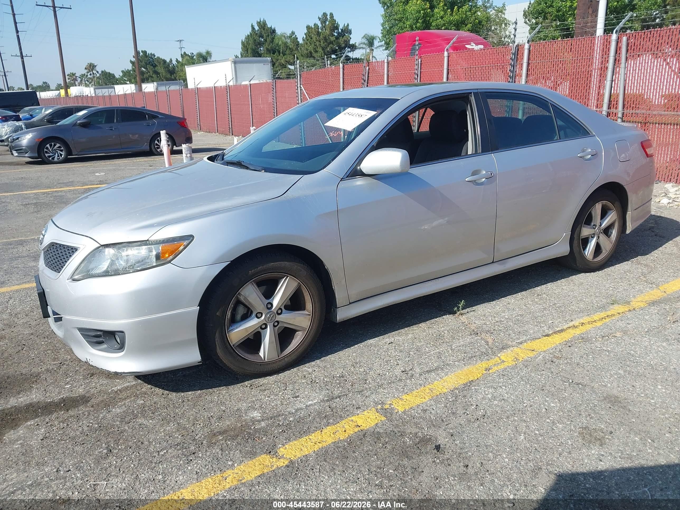 2010 Toyota Camry Se Серебряный vin: 4T1BF3EK2AU095010