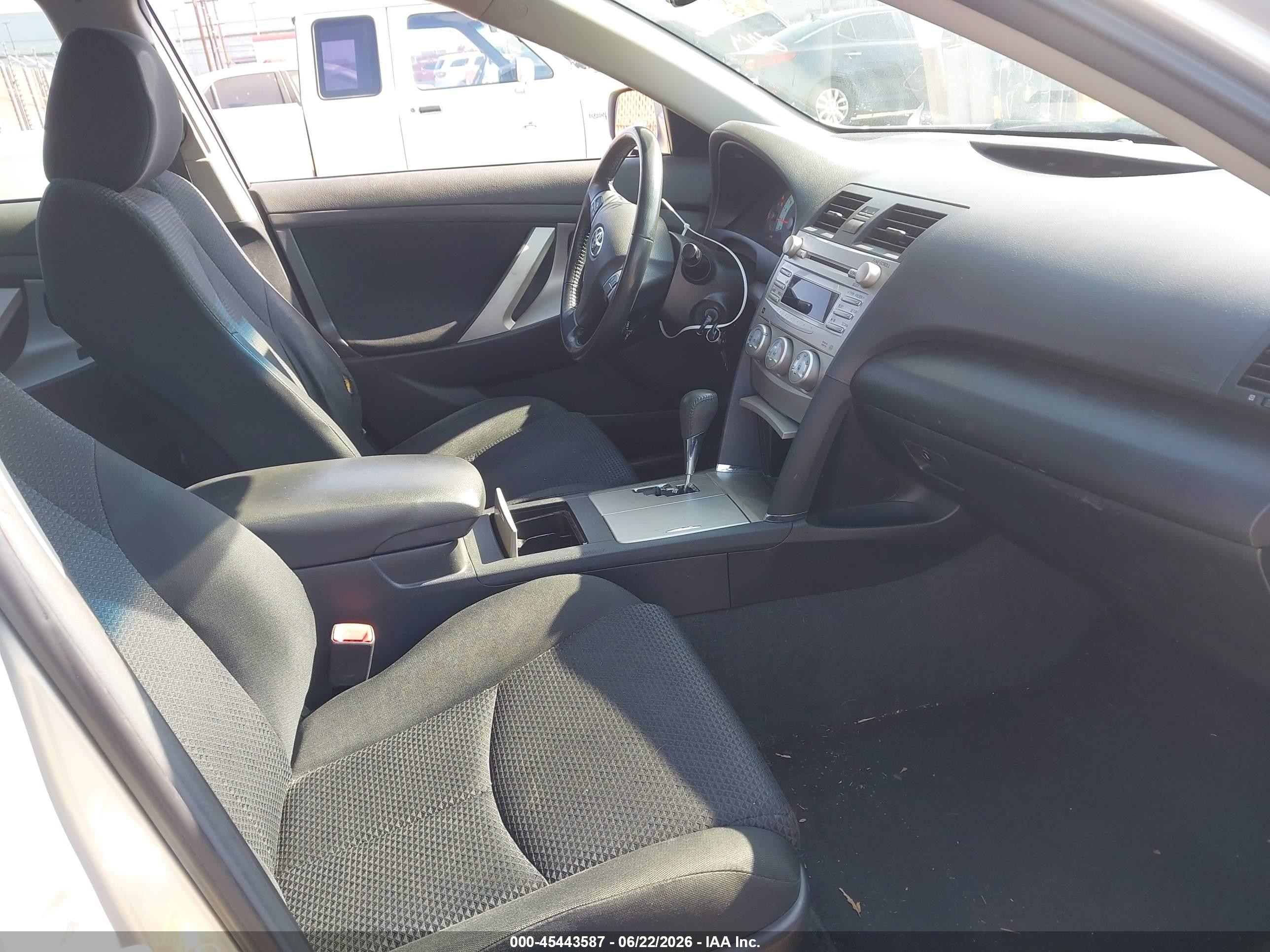 2010 Toyota Camry Se Серебряный vin: 4T1BF3EK2AU095010