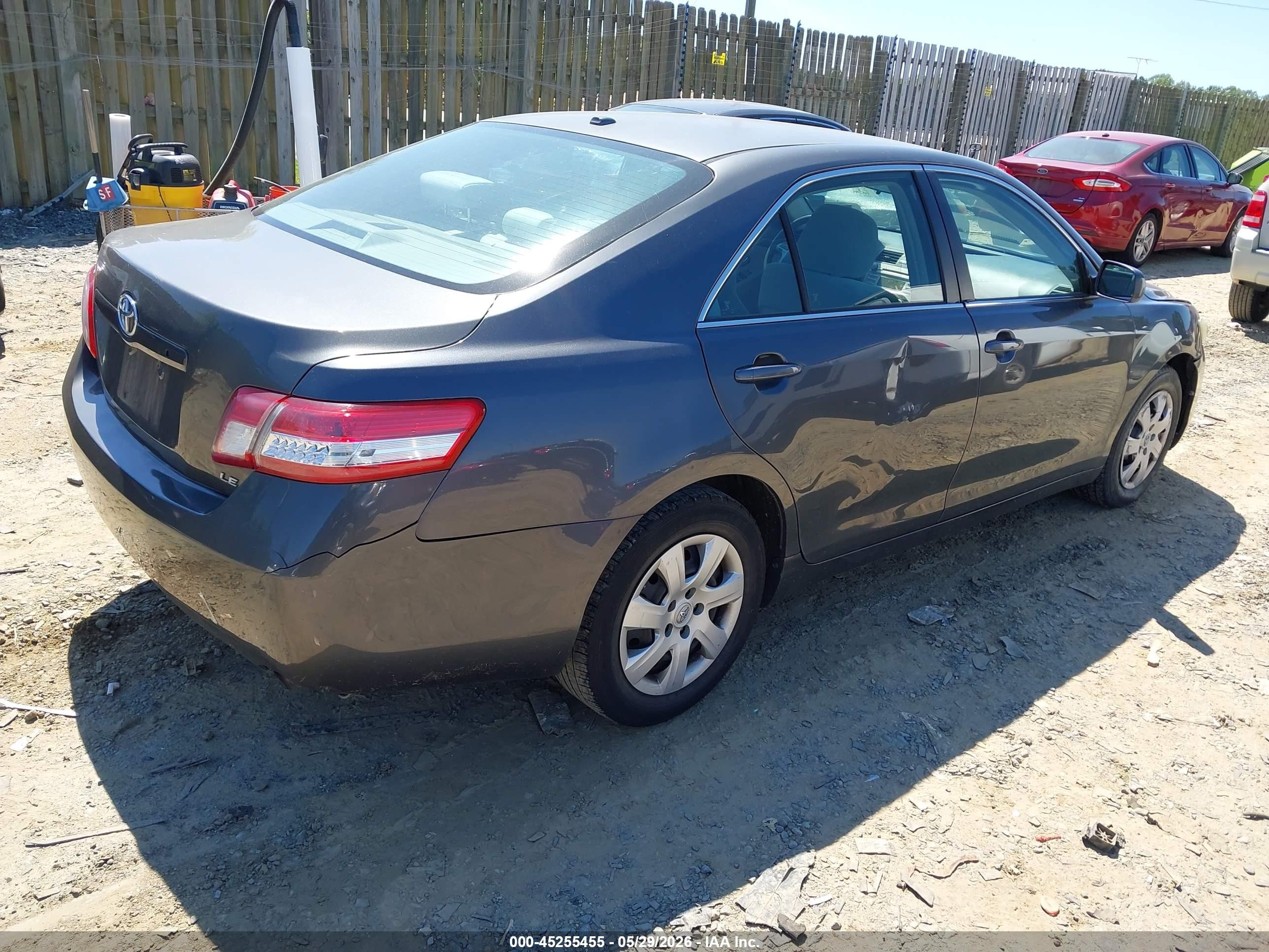 2010 Toyota Camry Le Gray vin: 4T1BF3EK2AU095427