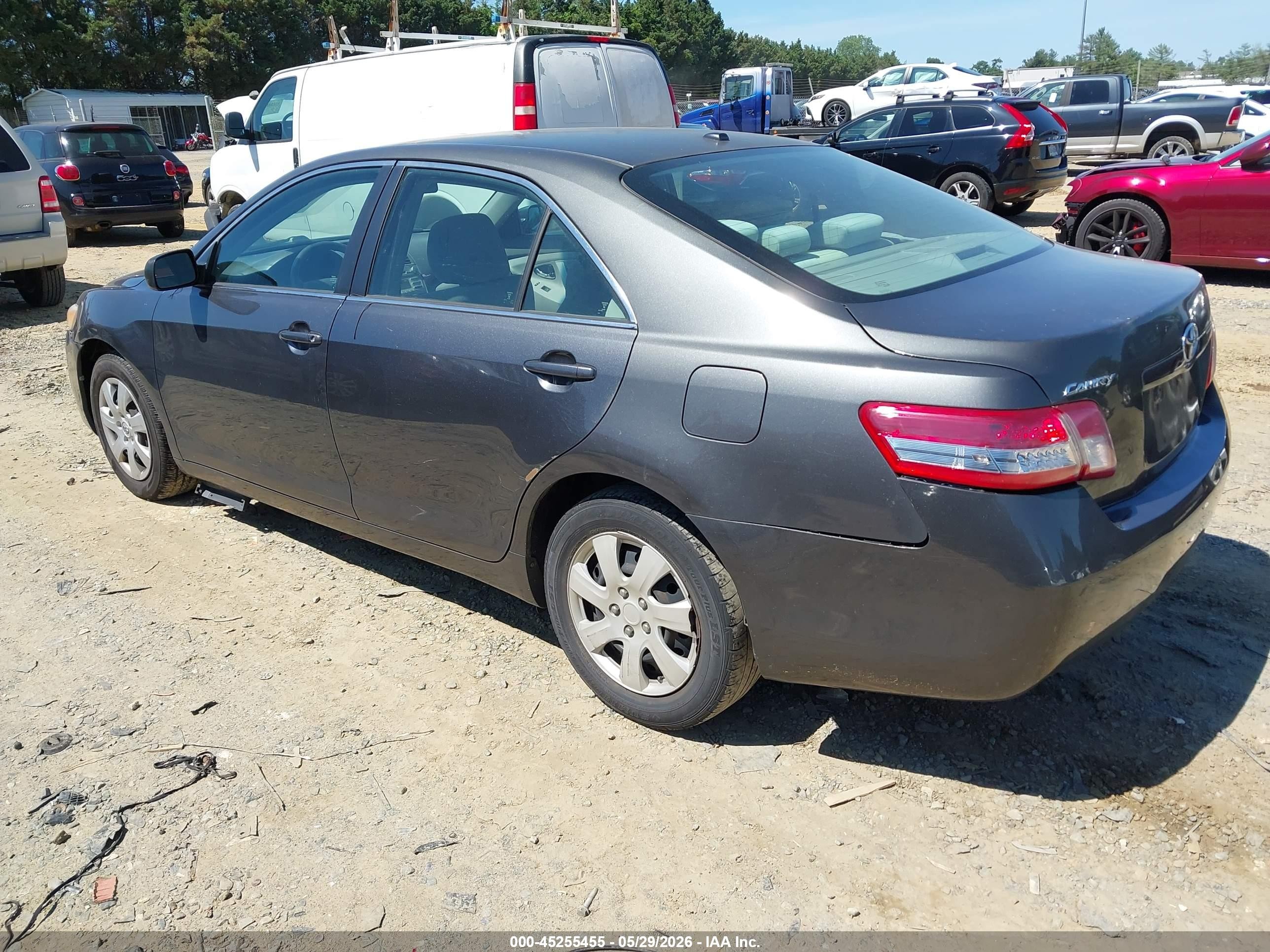 2010 Toyota Camry Le Gray vin: 4T1BF3EK2AU095427