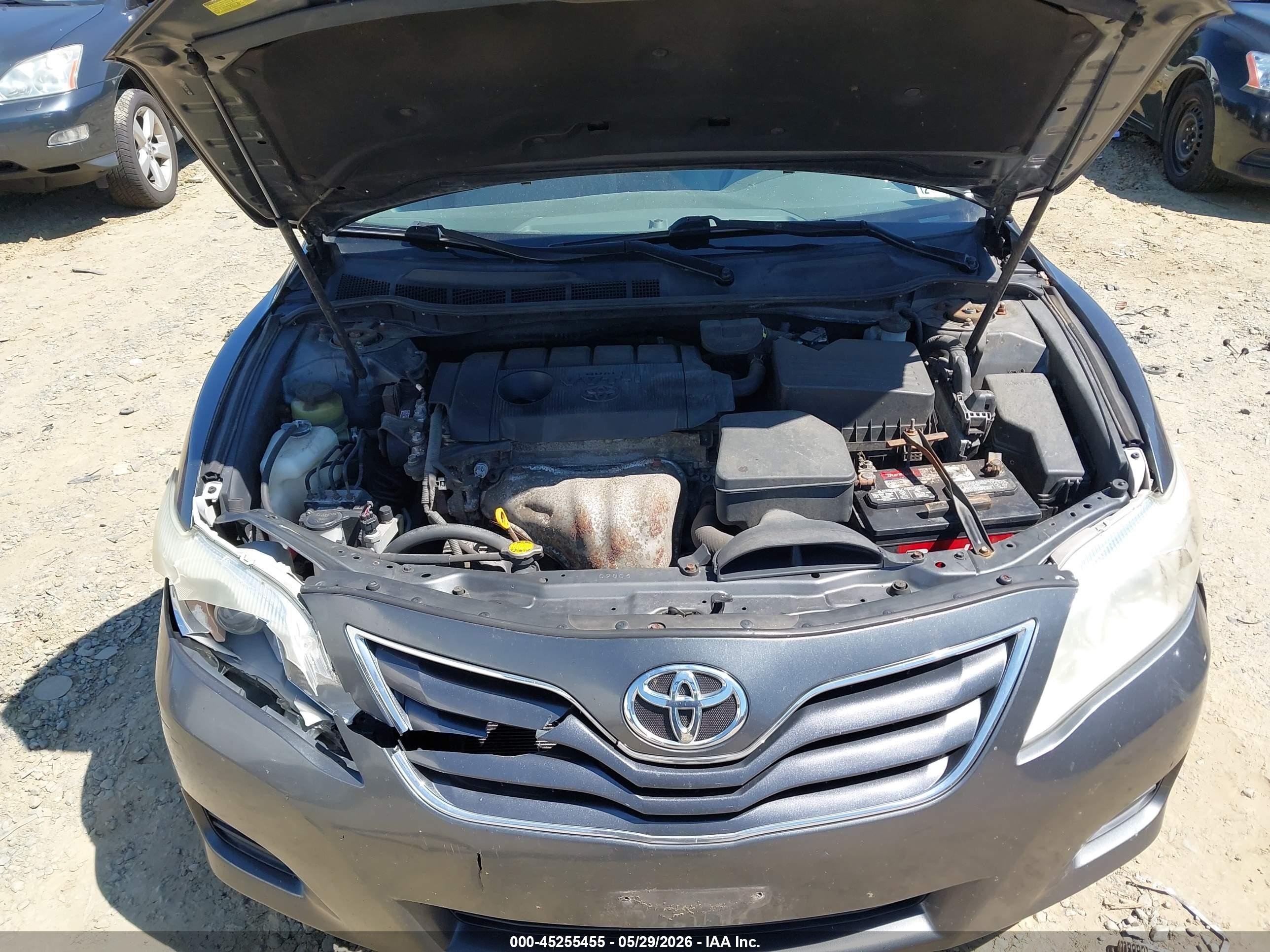 2010 Toyota Camry Le Gray vin: 4T1BF3EK2AU095427
