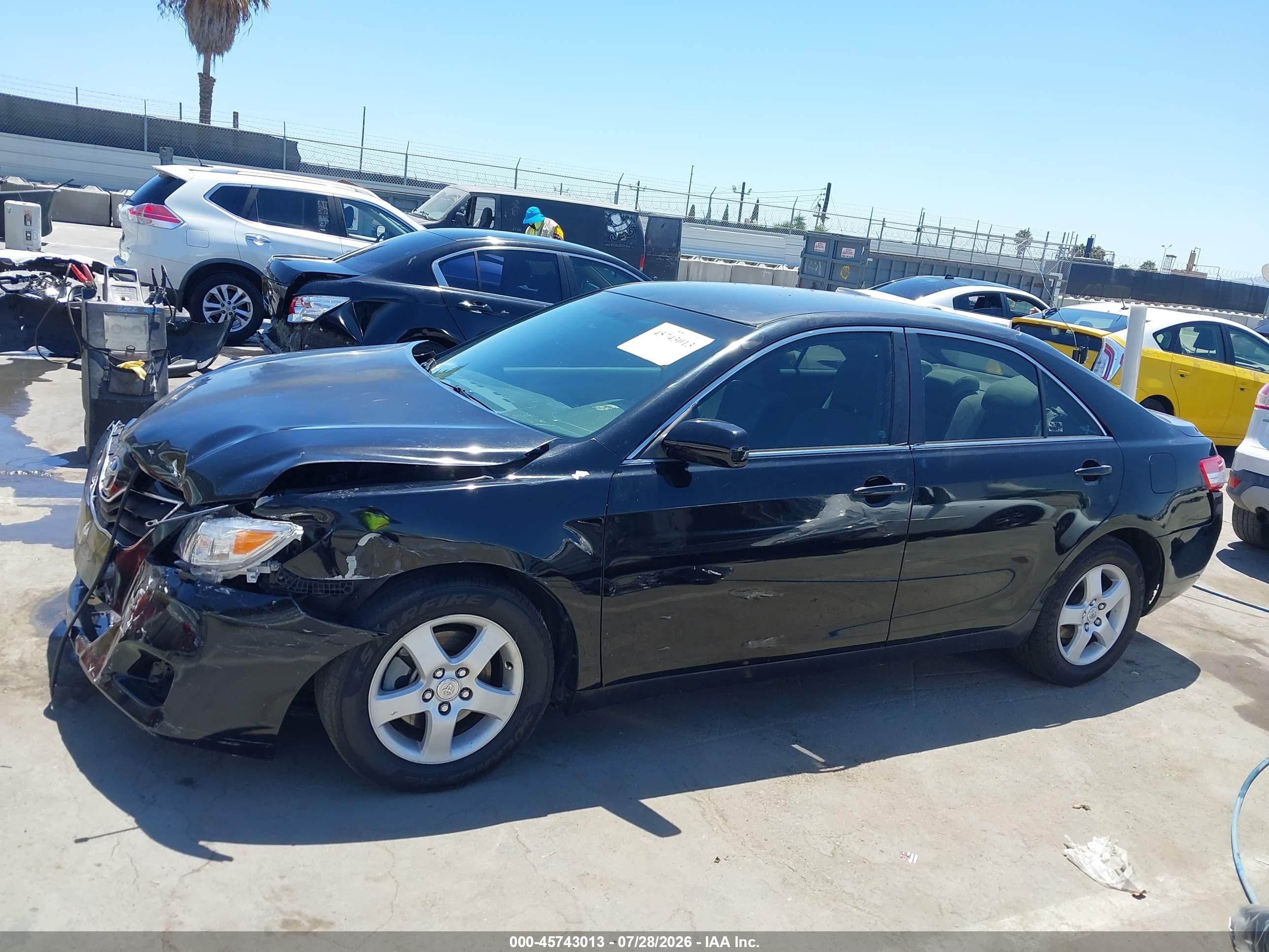 2010 Toyota Camry Le Black vin: 4T1BF3EK2AU114168