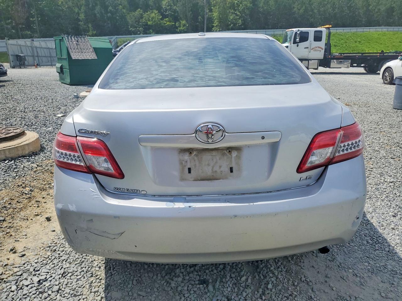 2010 Toyota Camry Le Silver vin: 4T1BF3EK2AU525733