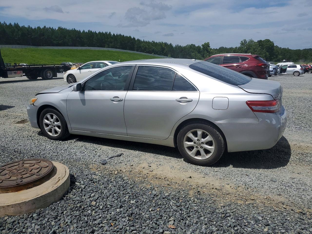 2010 Toyota Camry Le Silver vin: 4T1BF3EK2AU525733