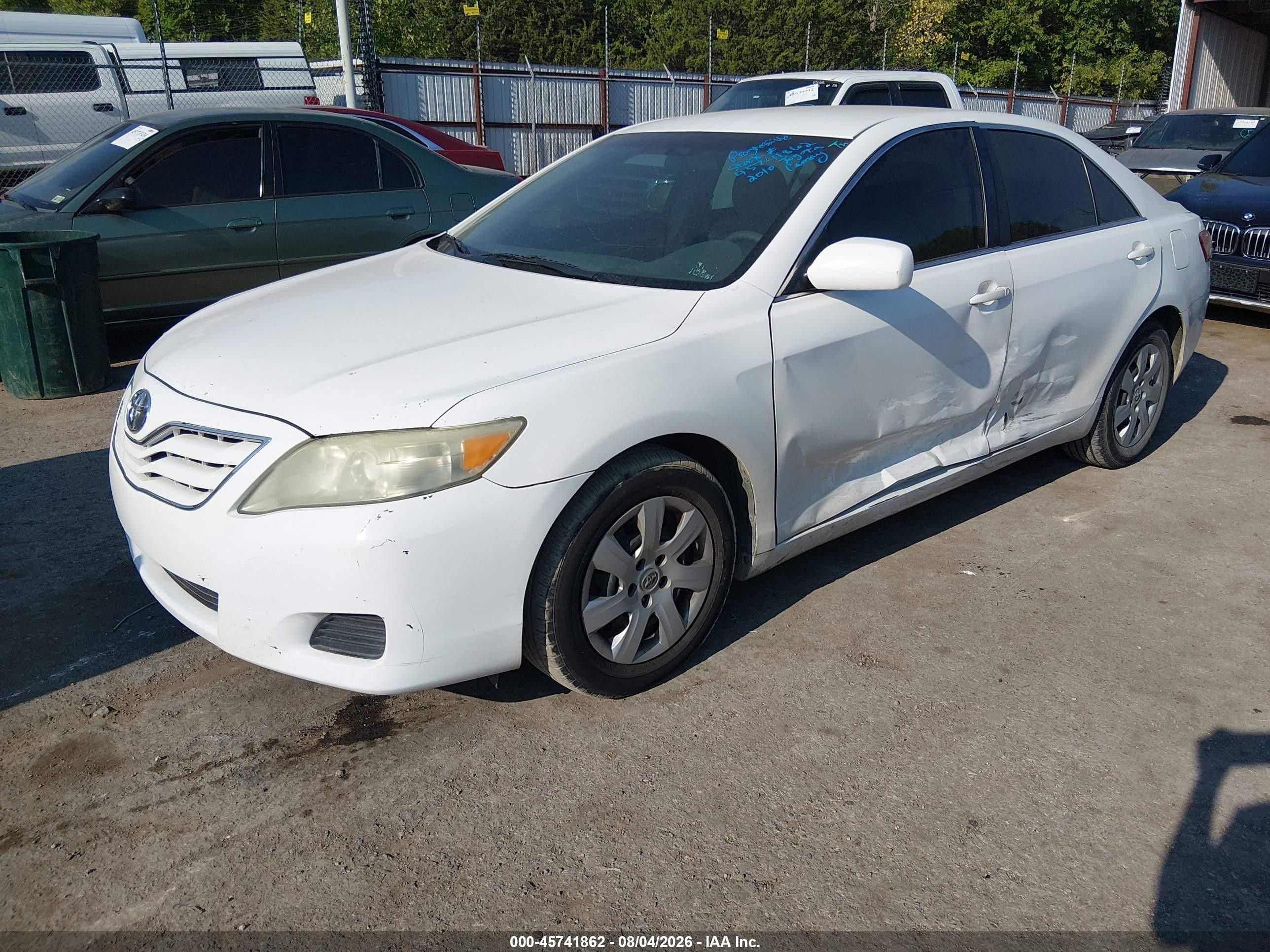 2010 Toyota Camry Le White vin: 4T1BF3EK2AU545447