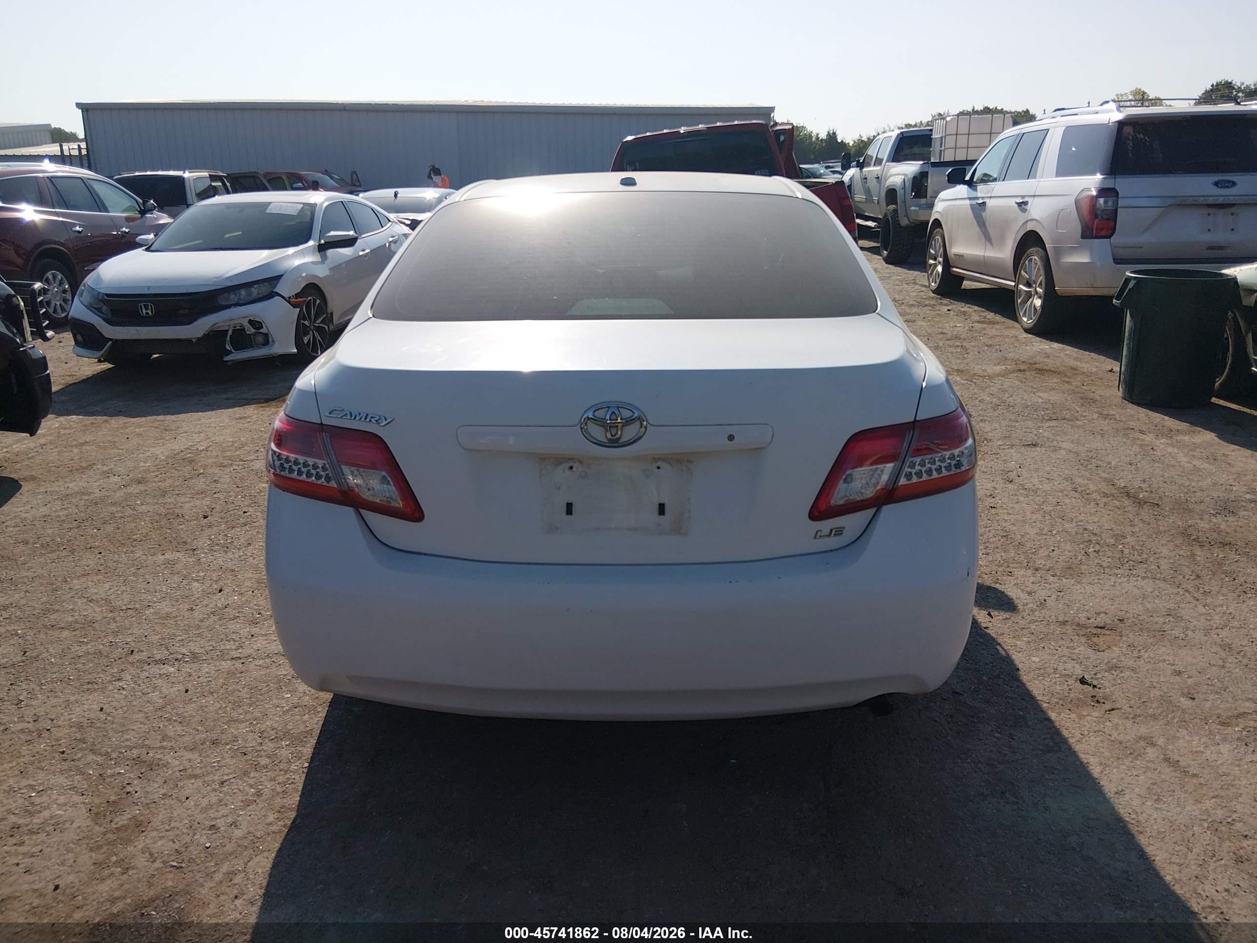 2010 Toyota Camry Le White vin: 4T1BF3EK2AU545447