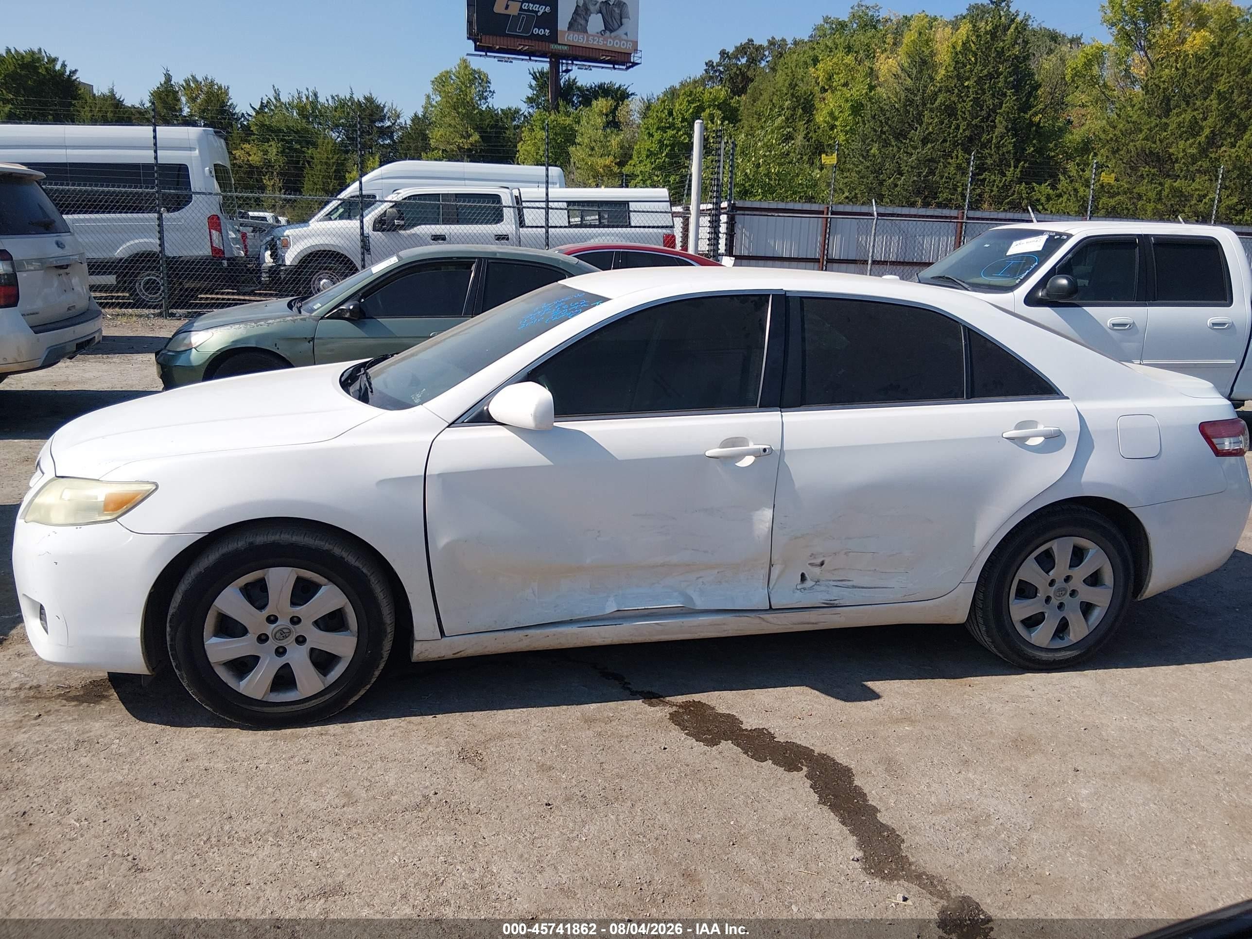 2010 Toyota Camry Le White vin: 4T1BF3EK2AU545447
