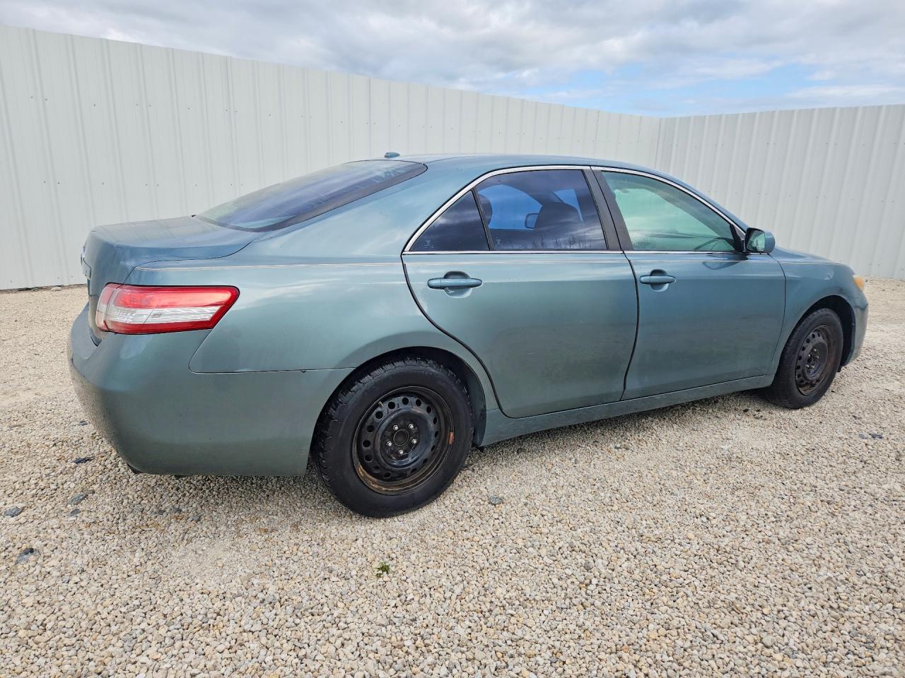 2010 Toyota Camry Le Teal vin: 4T1BF3EK2AU554519