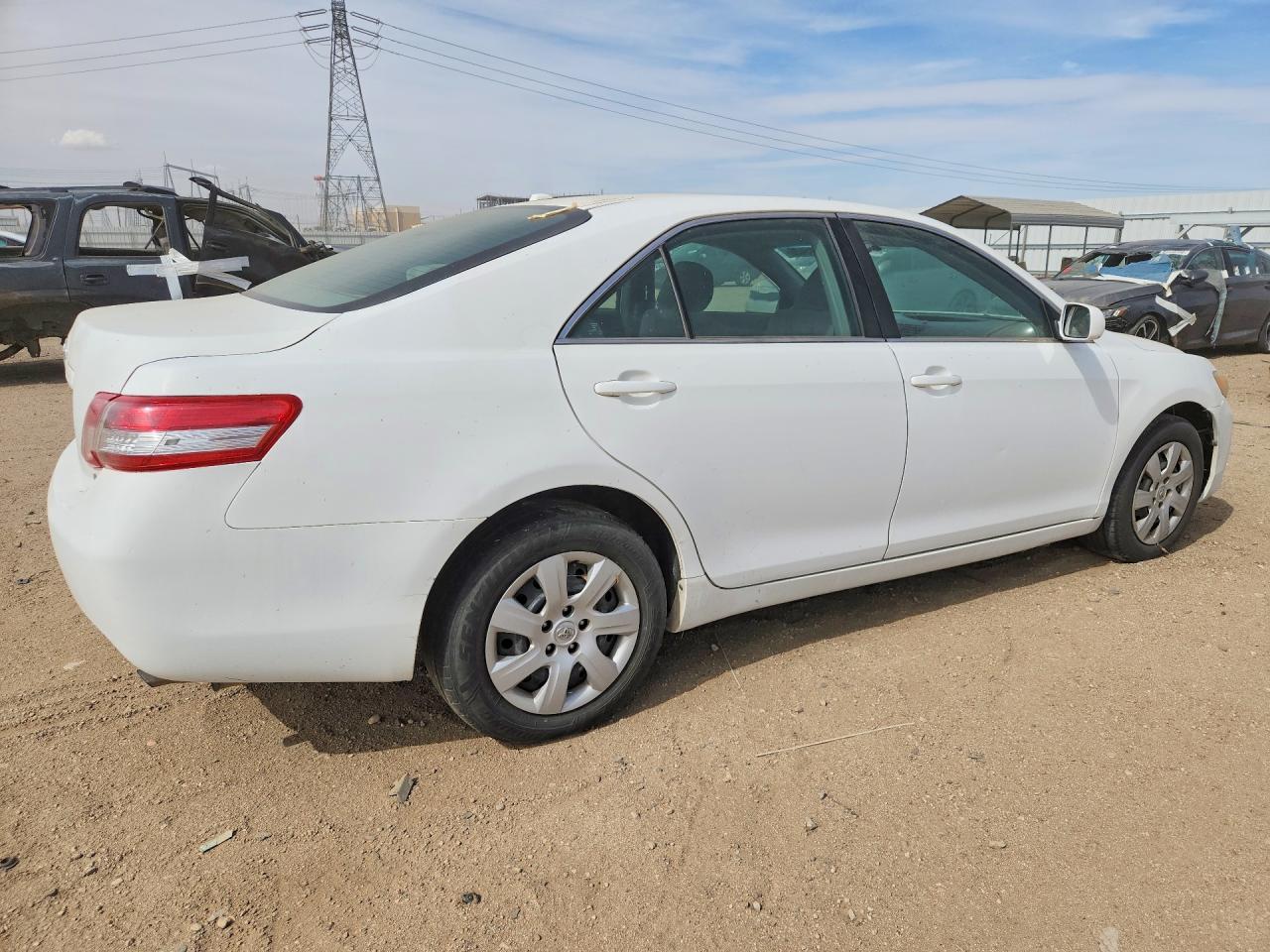 2010 Toyota Camry Le White vin: 4T1BF3EK2AU562023