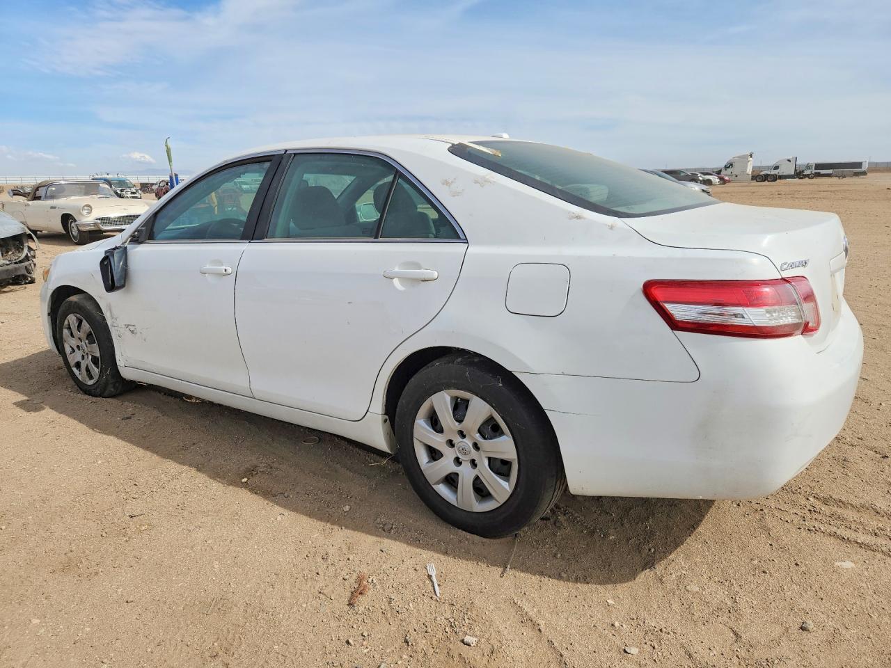 2010 Toyota Camry Le White vin: 4T1BF3EK2AU562023