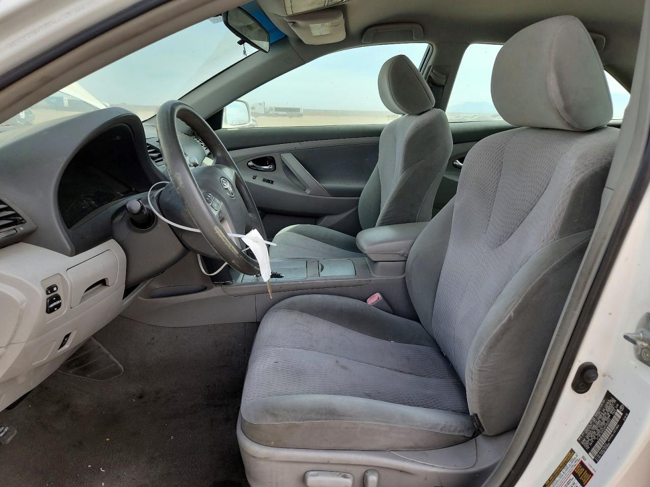 2010 Toyota Camry Le White vin: 4T1BF3EK2AU562023