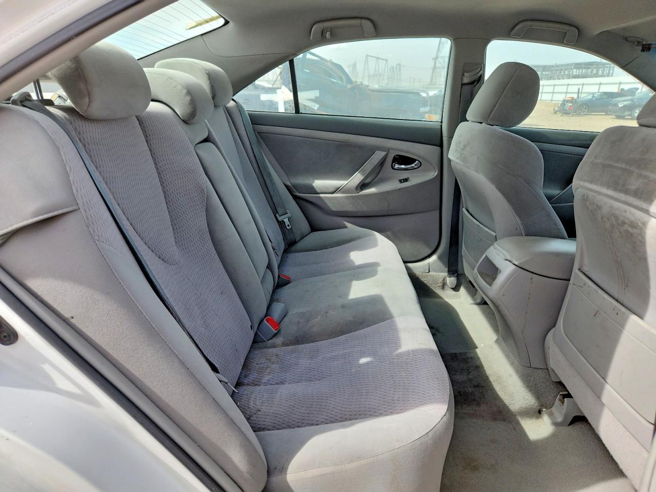 2010 Toyota Camry Le White vin: 4T1BF3EK2AU562023