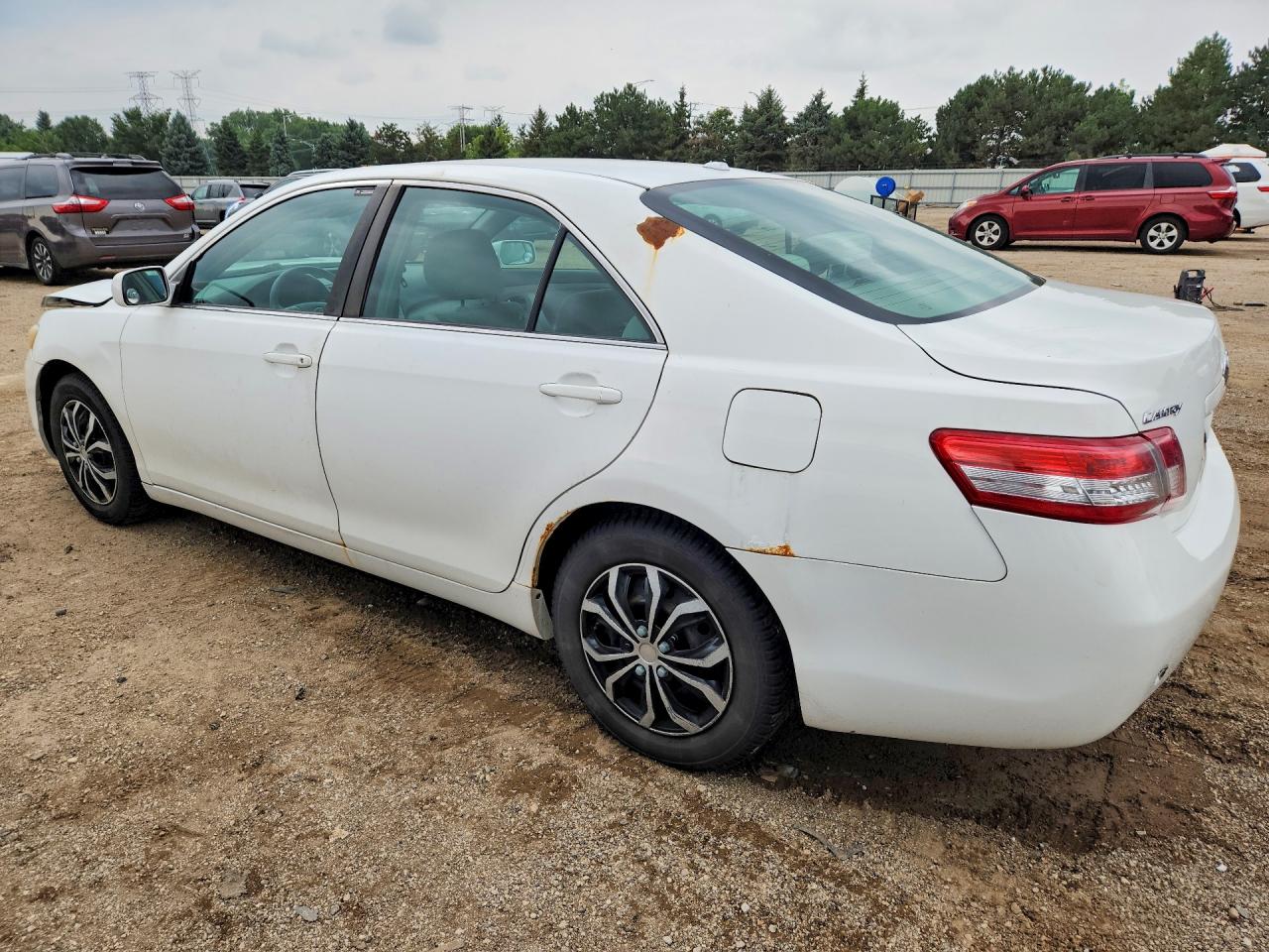 2010 Toyota Camry Le White vin: 4T1BF3EK2AU573877