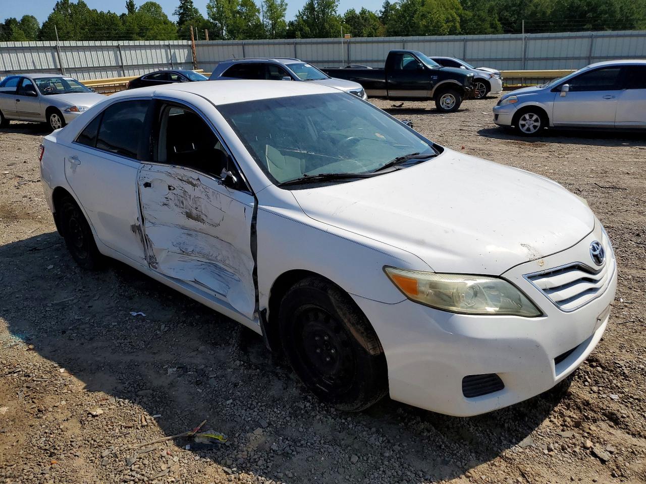 2010 Toyota Camry Le White vin: 4T1BF3EK2AU575502