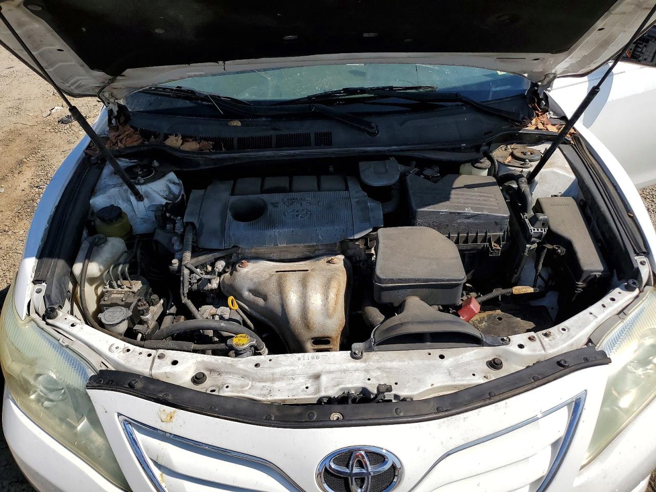 2010 Toyota Camry Le White vin: 4T1BF3EK2AU575502
