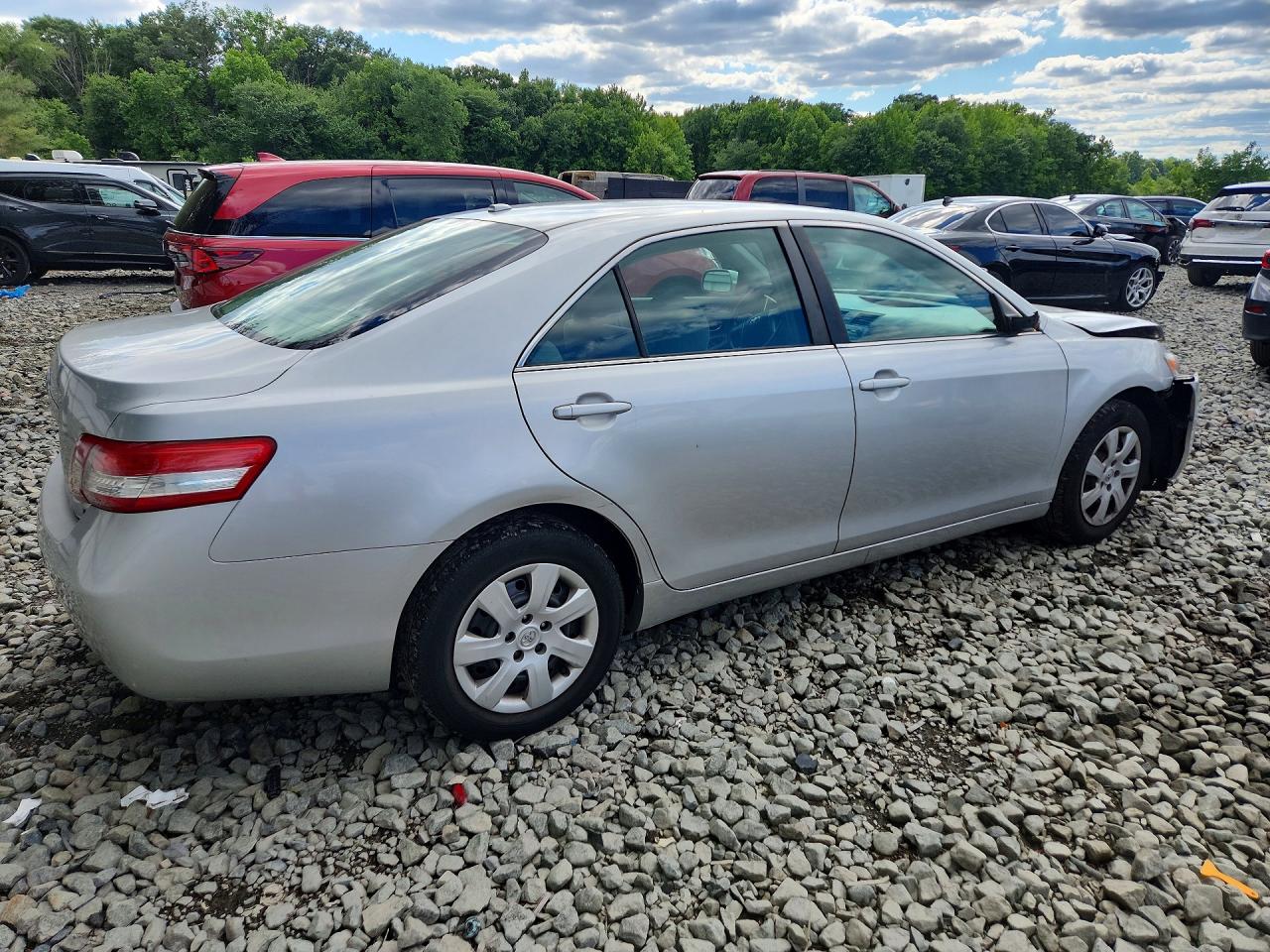 2011 Toyota Camry Le Silver vin: 4T1BF3EK2BU119646