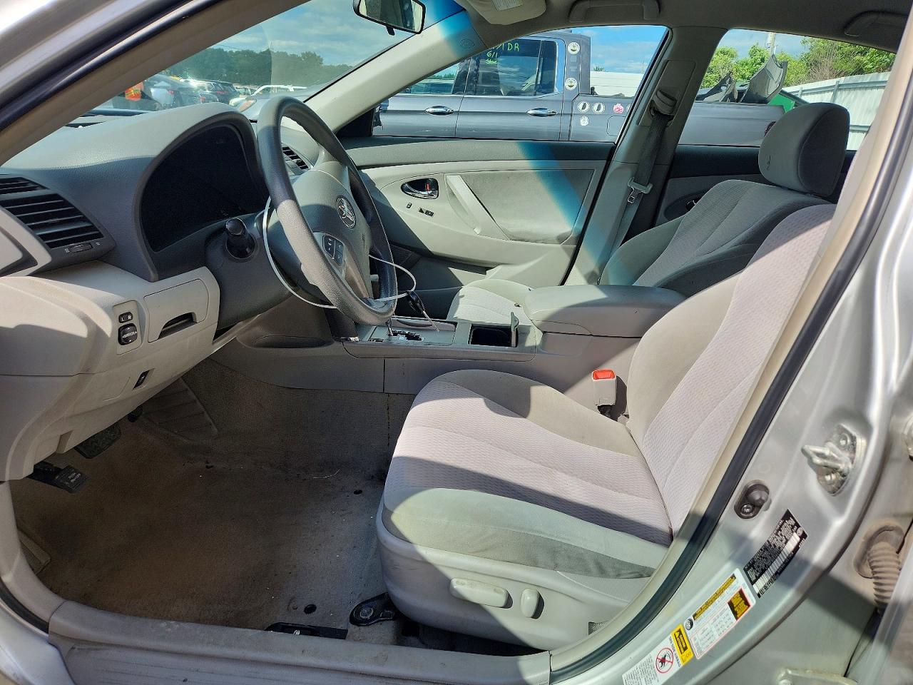 2011 Toyota Camry Le Silver vin: 4T1BF3EK2BU119646